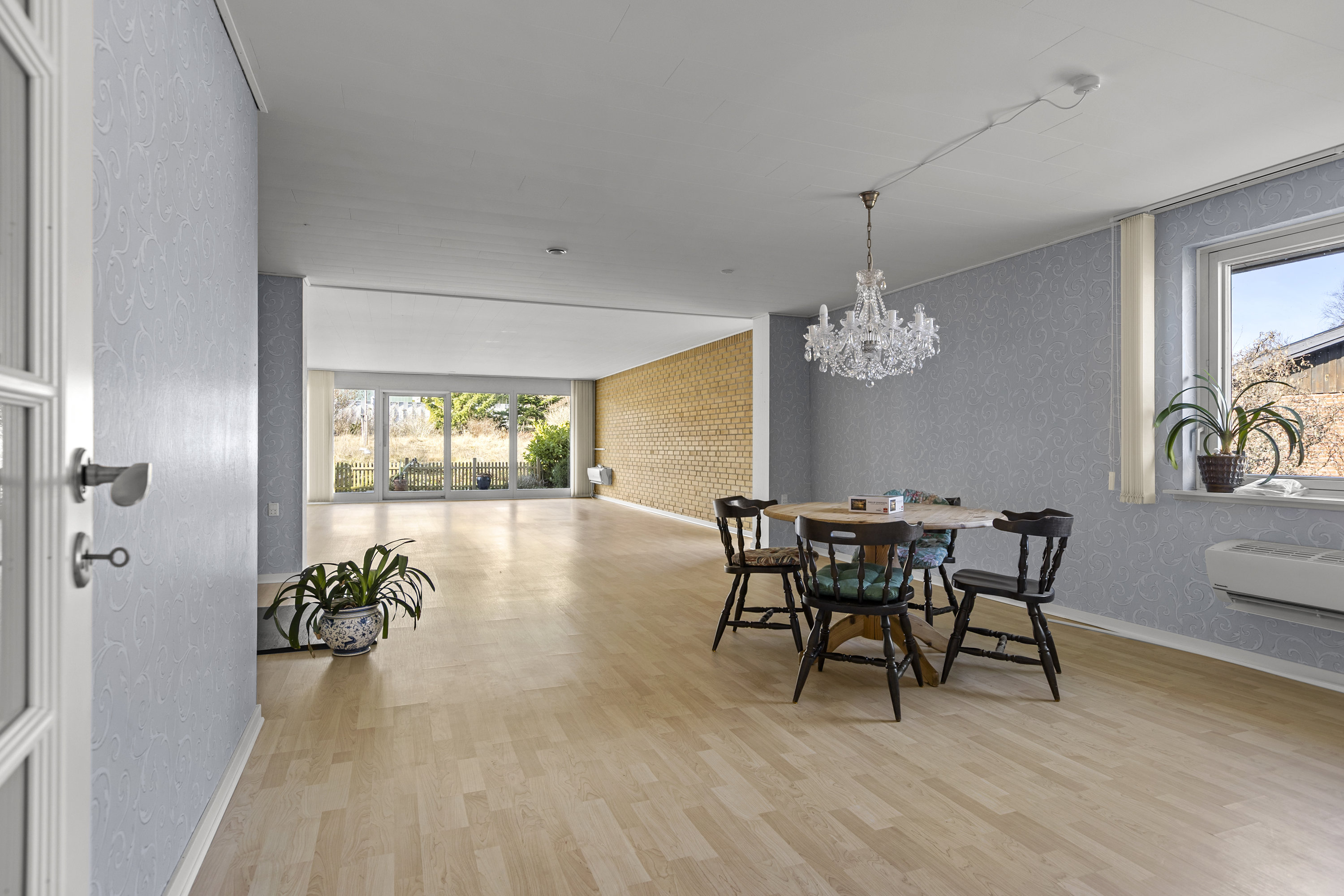 Fremhævet stue billede i fuldskærmstilstand. Billede af Solskrænten 2, 4400 Kalundborg