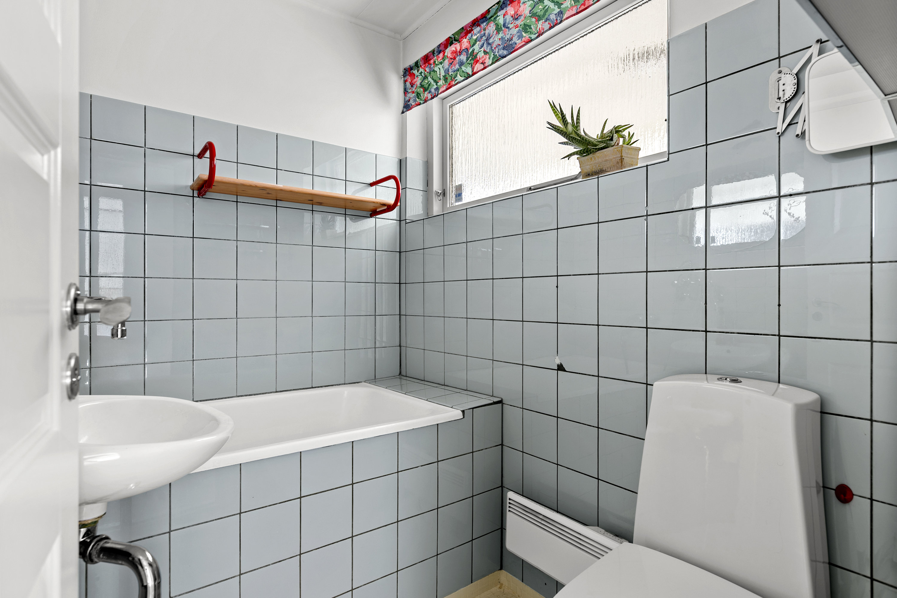 Fremhævet badeværelse billede i fuldskærmstilstand. Billede af Solskrænten 2, 4400 Kalundborg