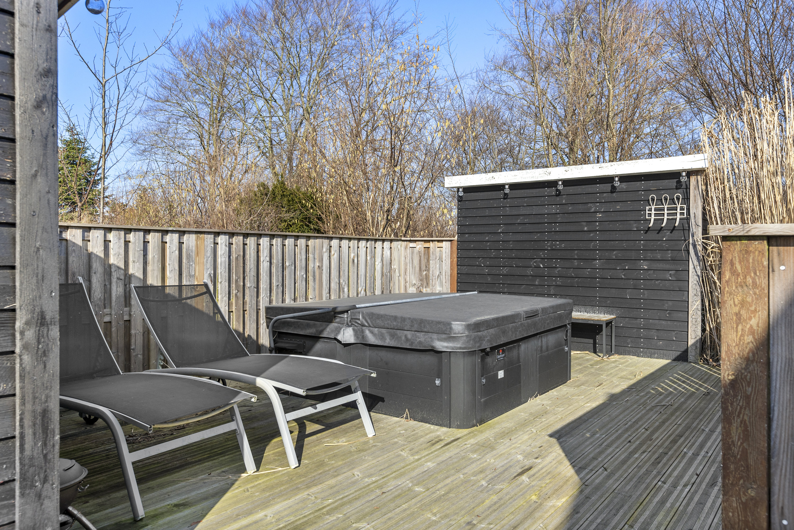 Fremhævet terrasse billede i fuldskærmstilstand. Billede af Skovvænget 35, 4400 Kalundborg