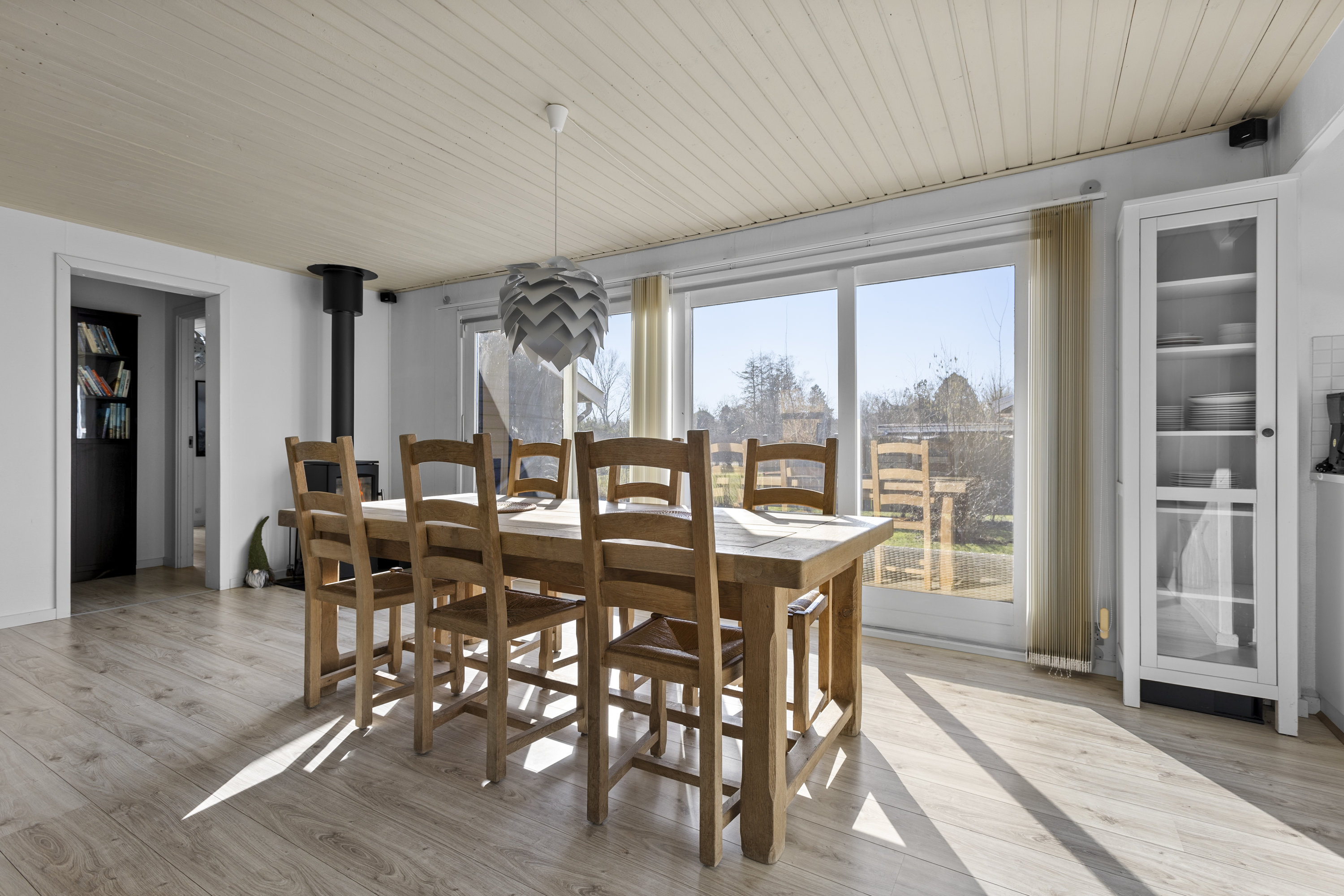 Fremhævet stue billede i fuldskærmstilstand. Billede af Skovvænget 35, 4400 Kalundborg