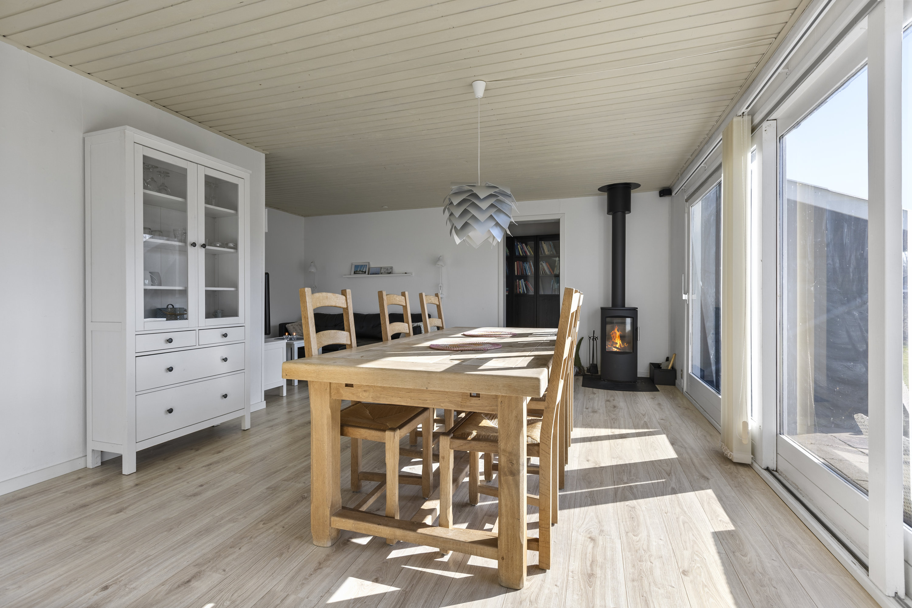 Fremhævet stue billede i fuldskærmstilstand. Billede af Skovvænget 35, 4400 Kalundborg