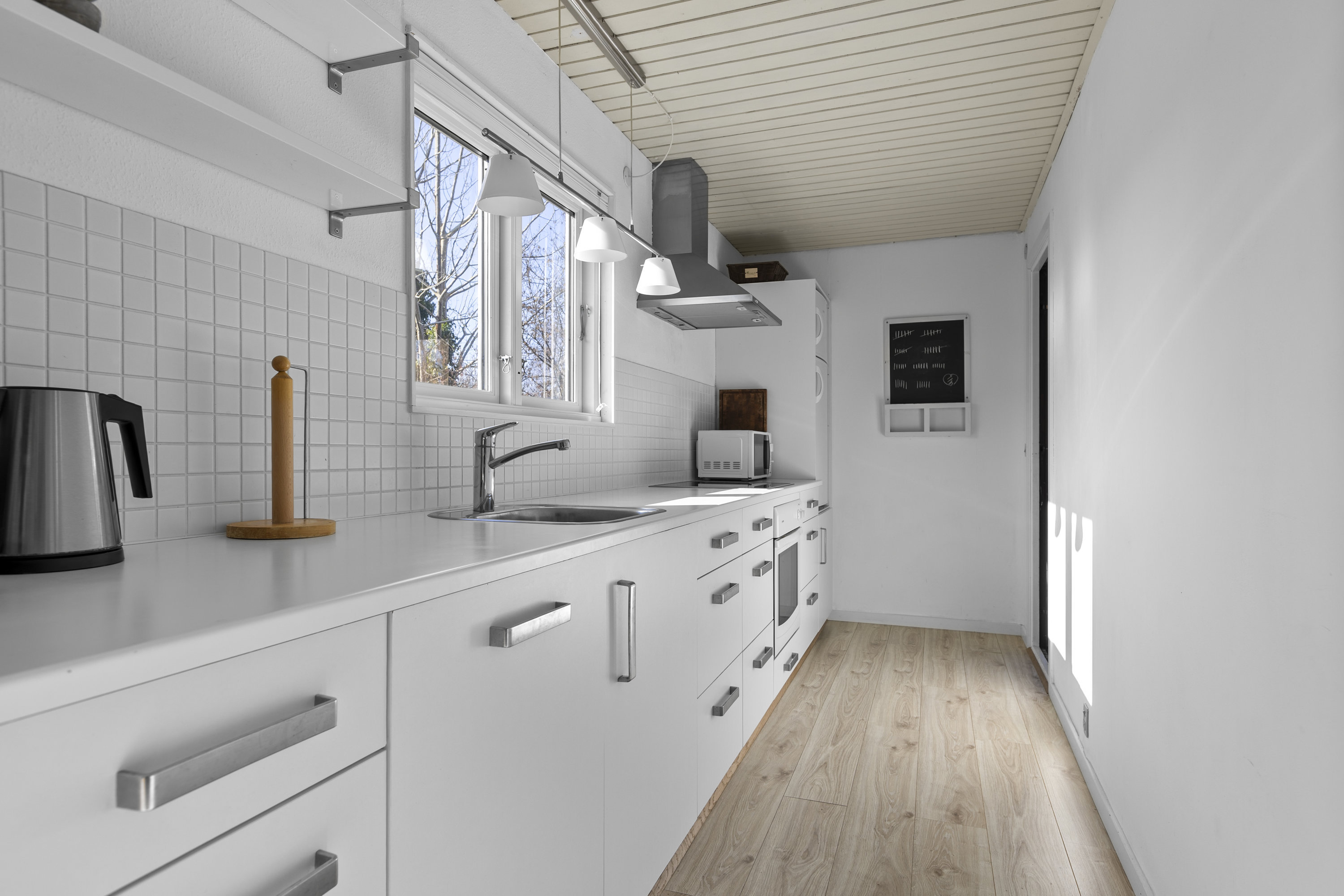 Fremhævet køkken billede i fuldskærmstilstand. Billede af Skovvænget 35, 4400 Kalundborg