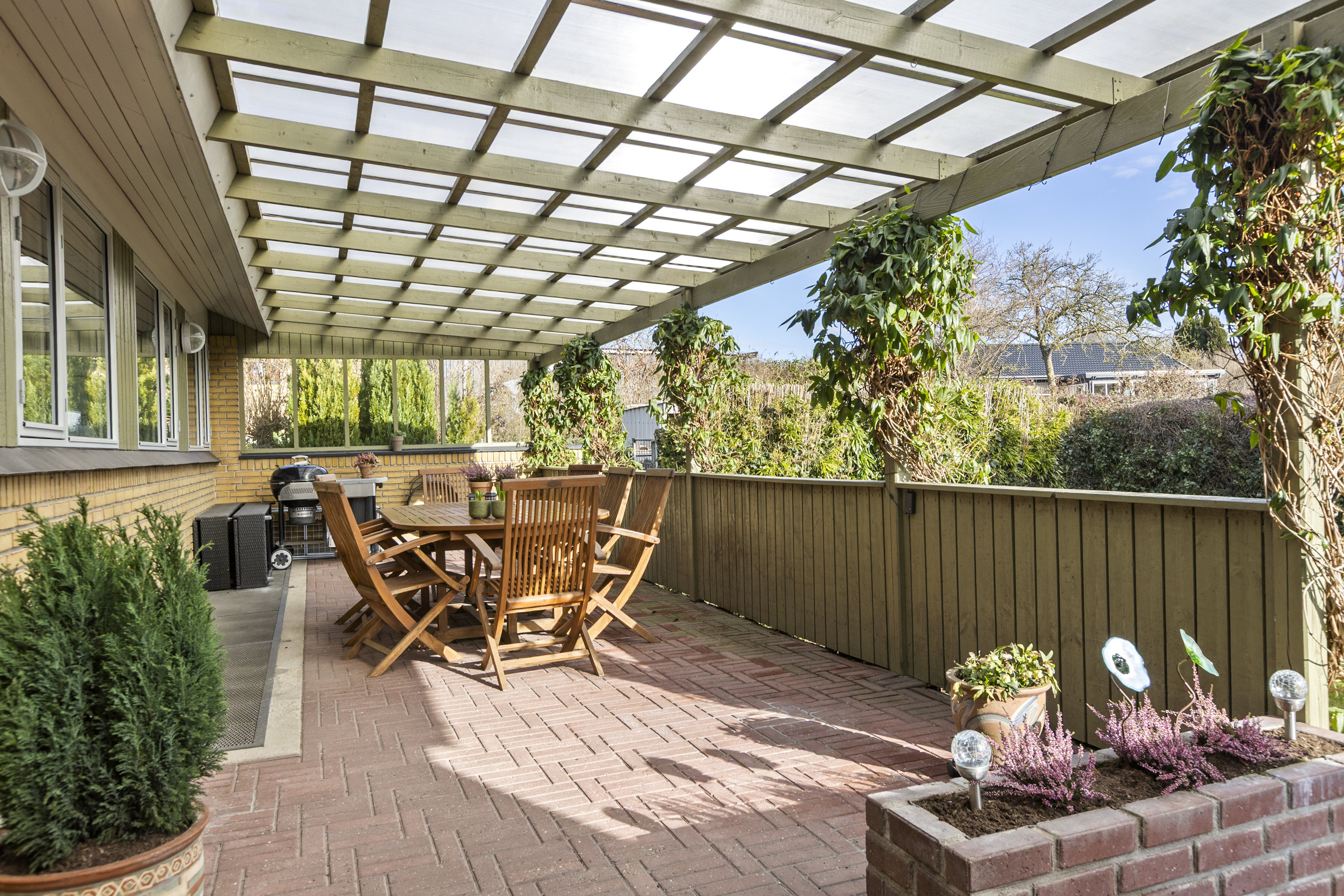 Miniaturebillede 1: overdækket terrasse. Billede af Enghavevej 22, 4200 Slagelse