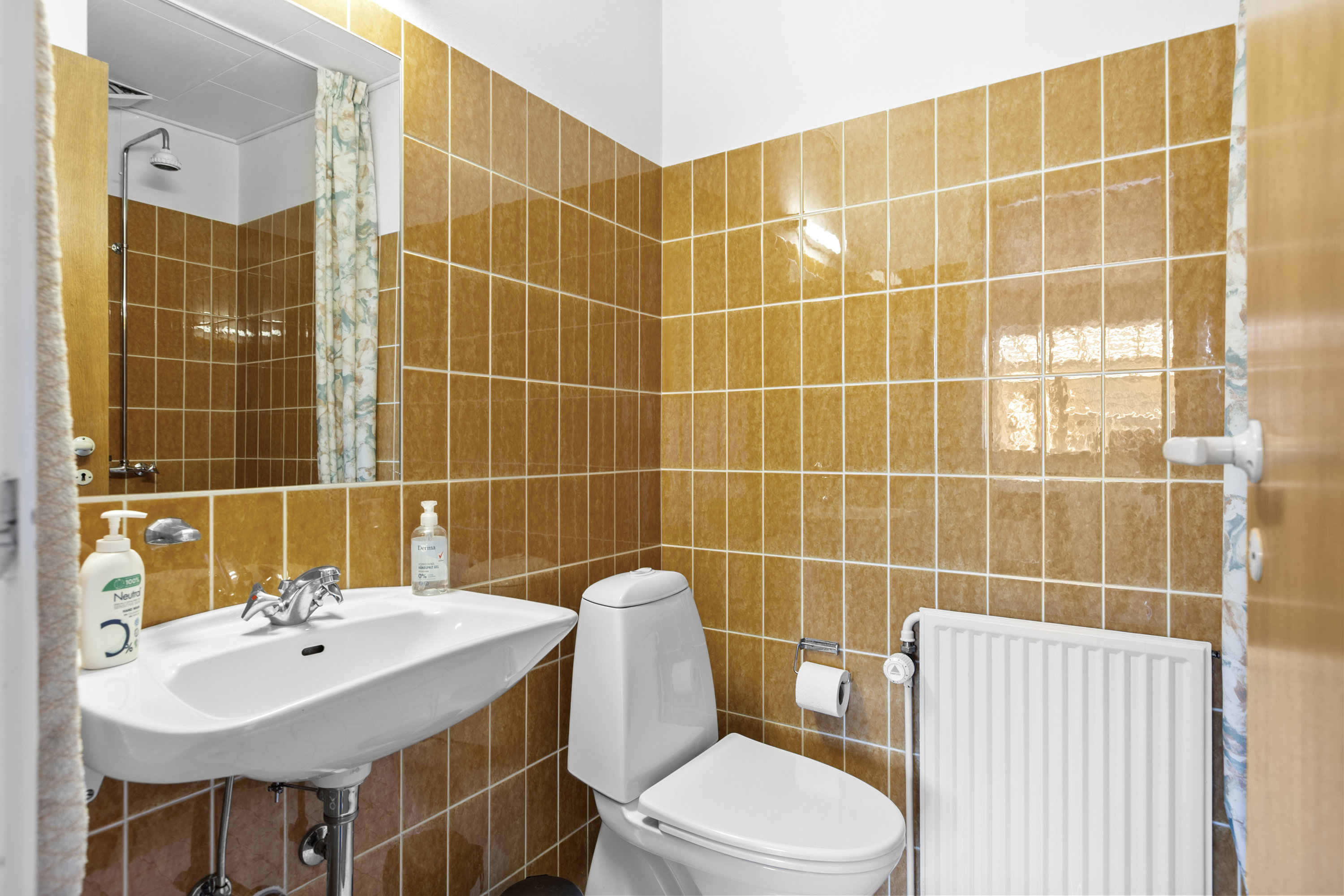 Fremhævet badeværelse billede i fuldskærmstilstand. Billede af Enghavevej 22, 4200 Slagelse