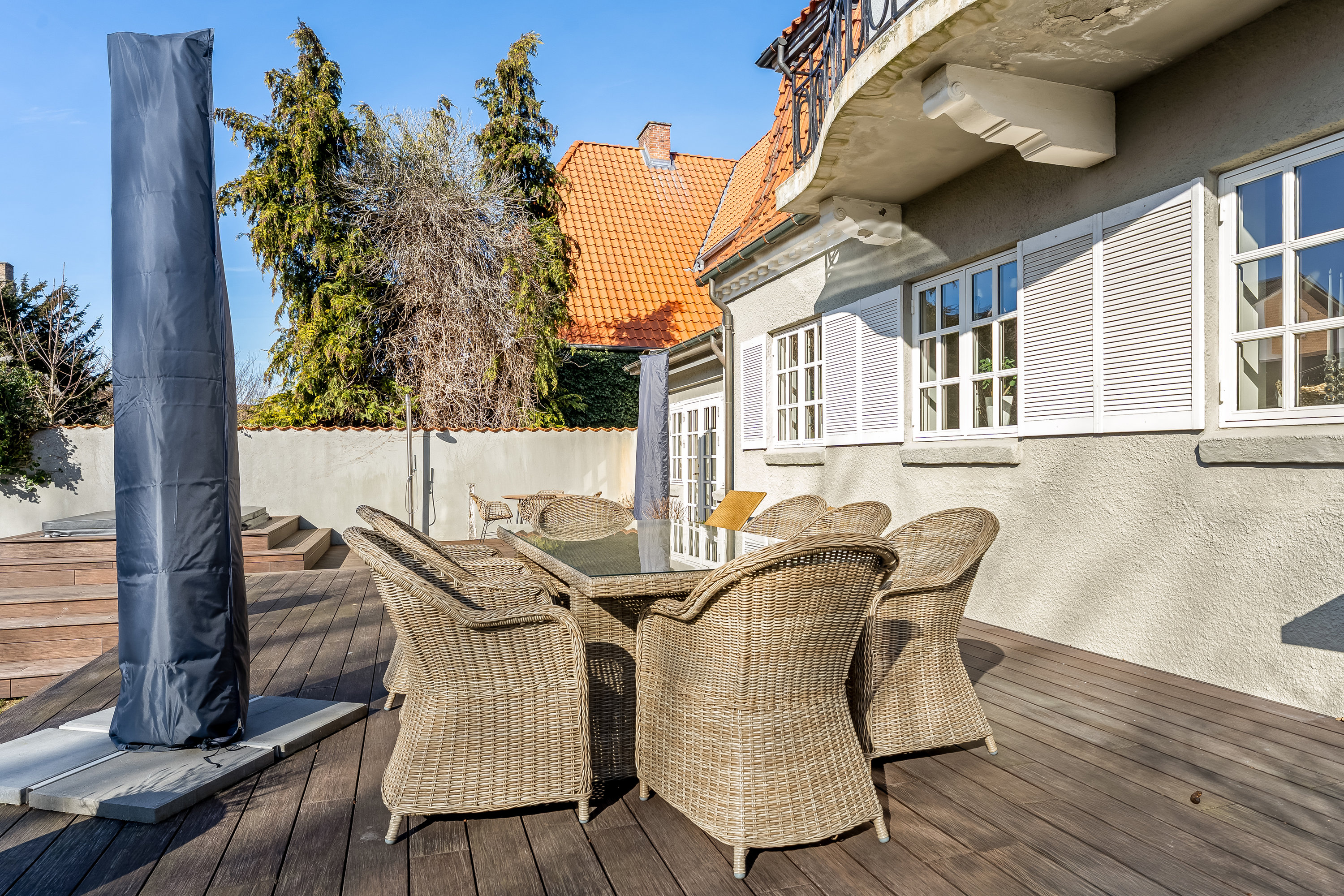 Fremhævet terrasse billede i fuldskærmstilstand. Billede af Rosenvænget 26, 4800 Nykøbing F