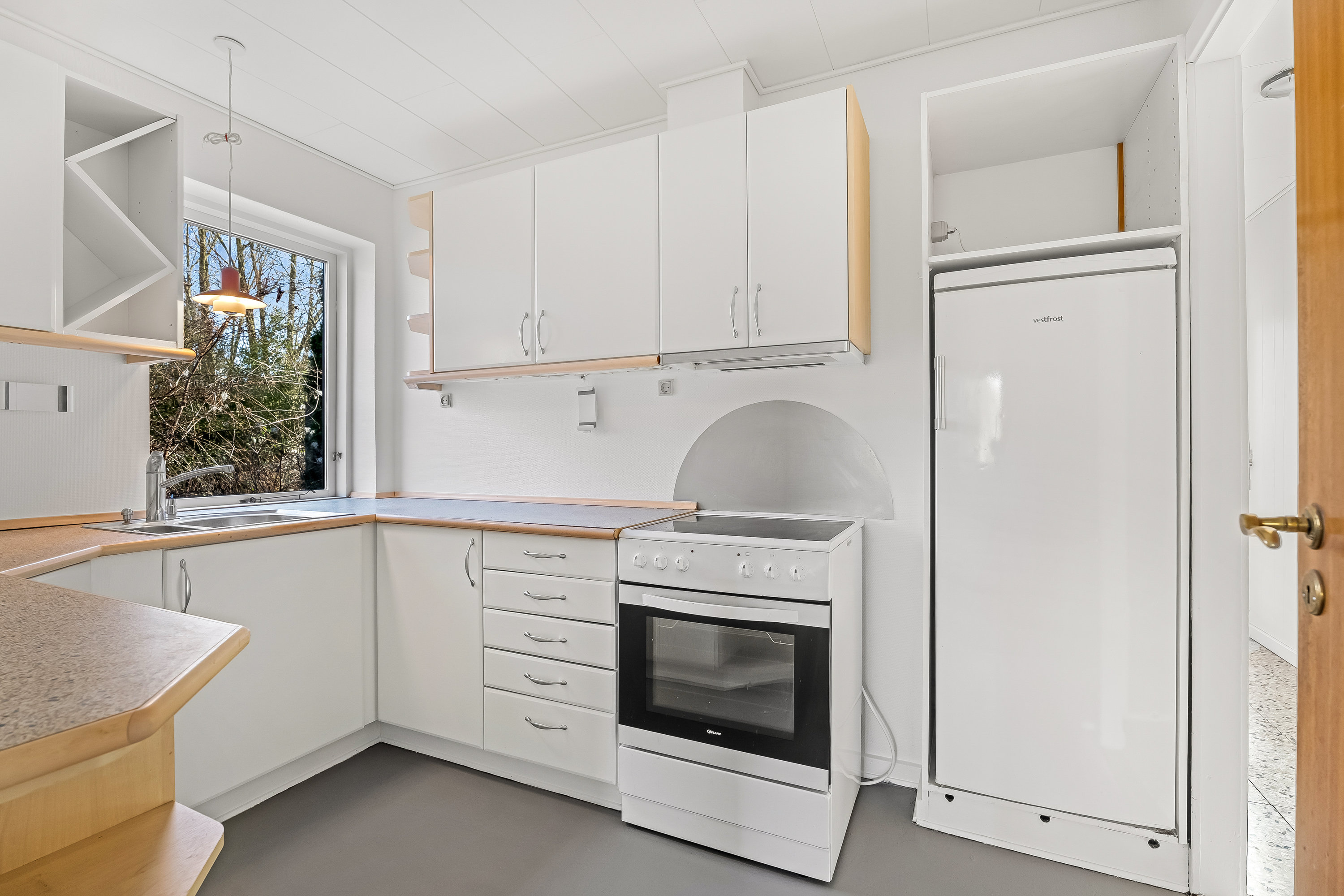 Fremhævet køkken billede i fuldskærmstilstand. Billede af Sundtoften 29, Sundby, 4800 Nykøbing F