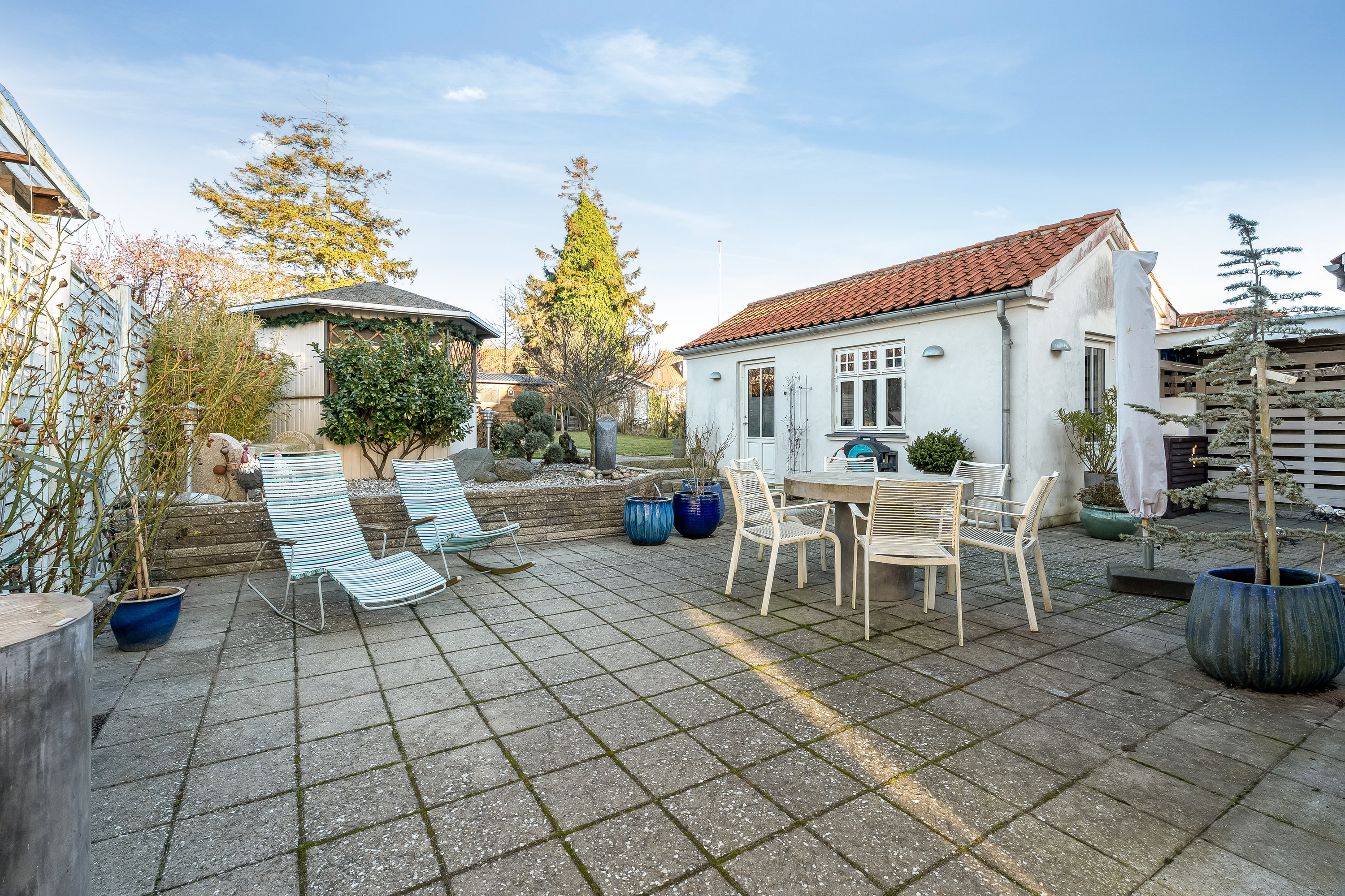 Fremhævet terrasse billede i fuldskærmstilstand. Billede af Strandvejen 77, 4880 Nysted