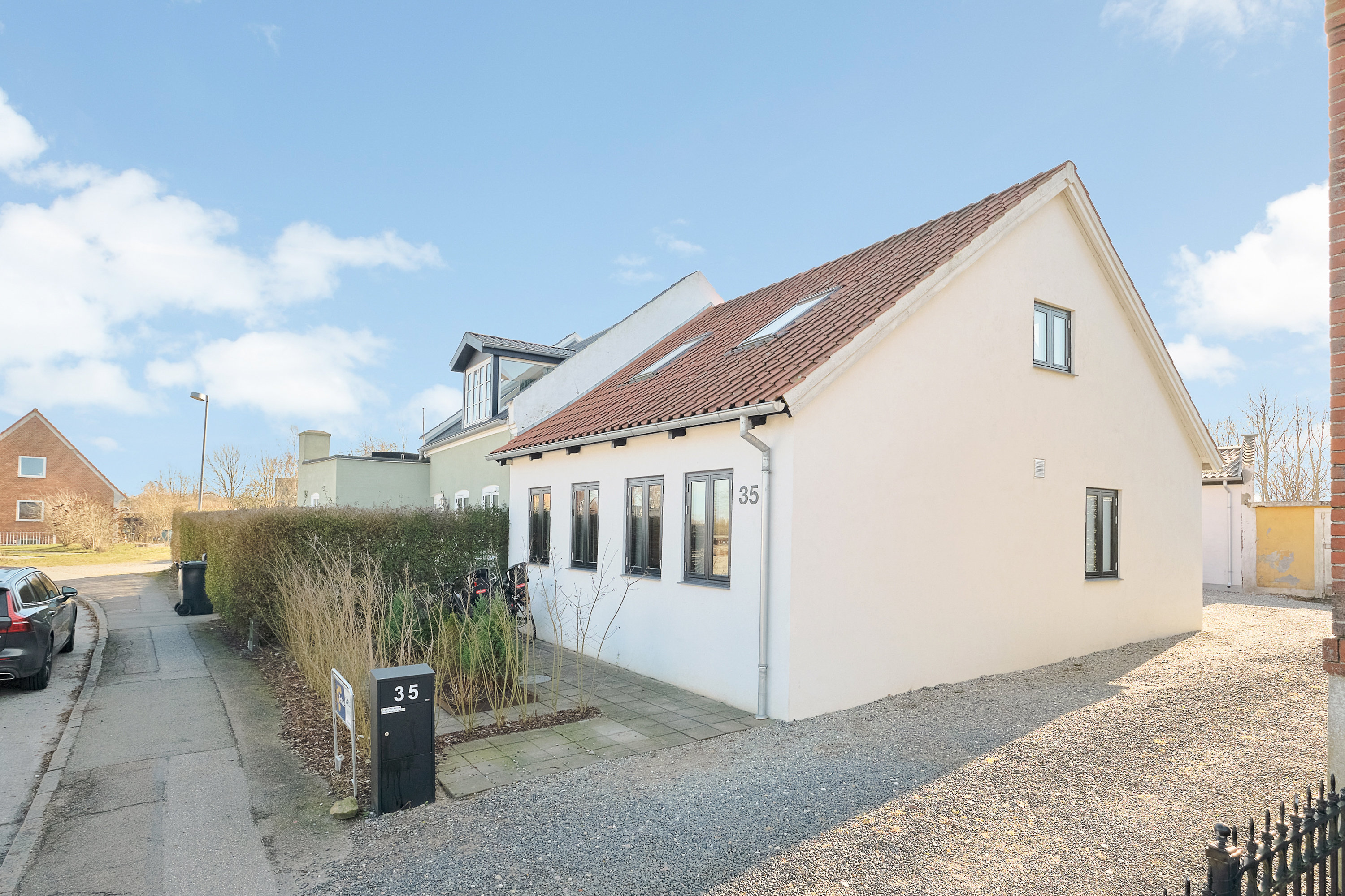 Fremhævet facade billede i fuldskærmstilstand. Billede af Nedergårdsvej 35, Skejby, 8200 Aarhus N