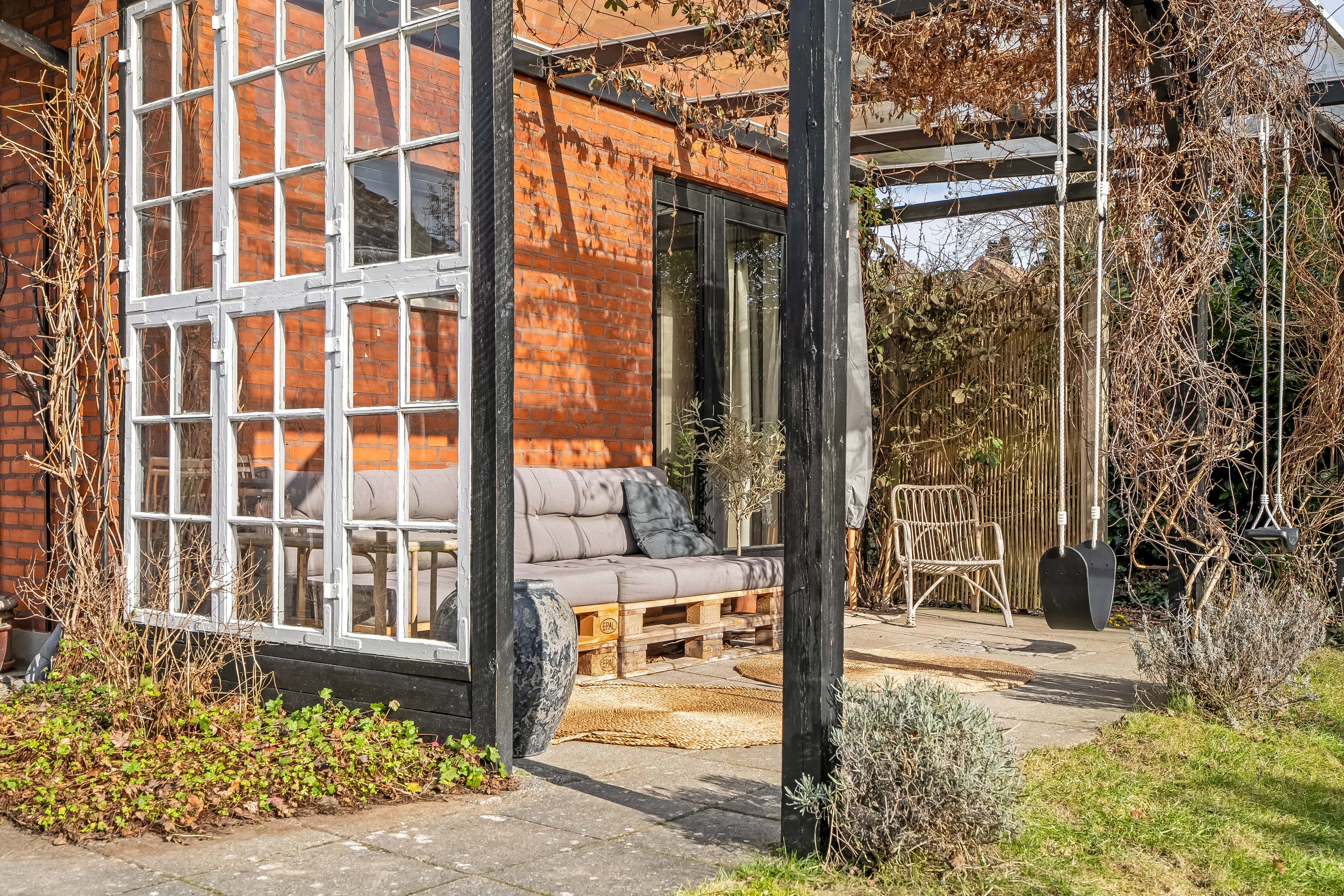 Fremhævet overdækket terrasse billede i fuldskærmstilstand. Billede af Hummeltoftevej 107, 2830 Virum