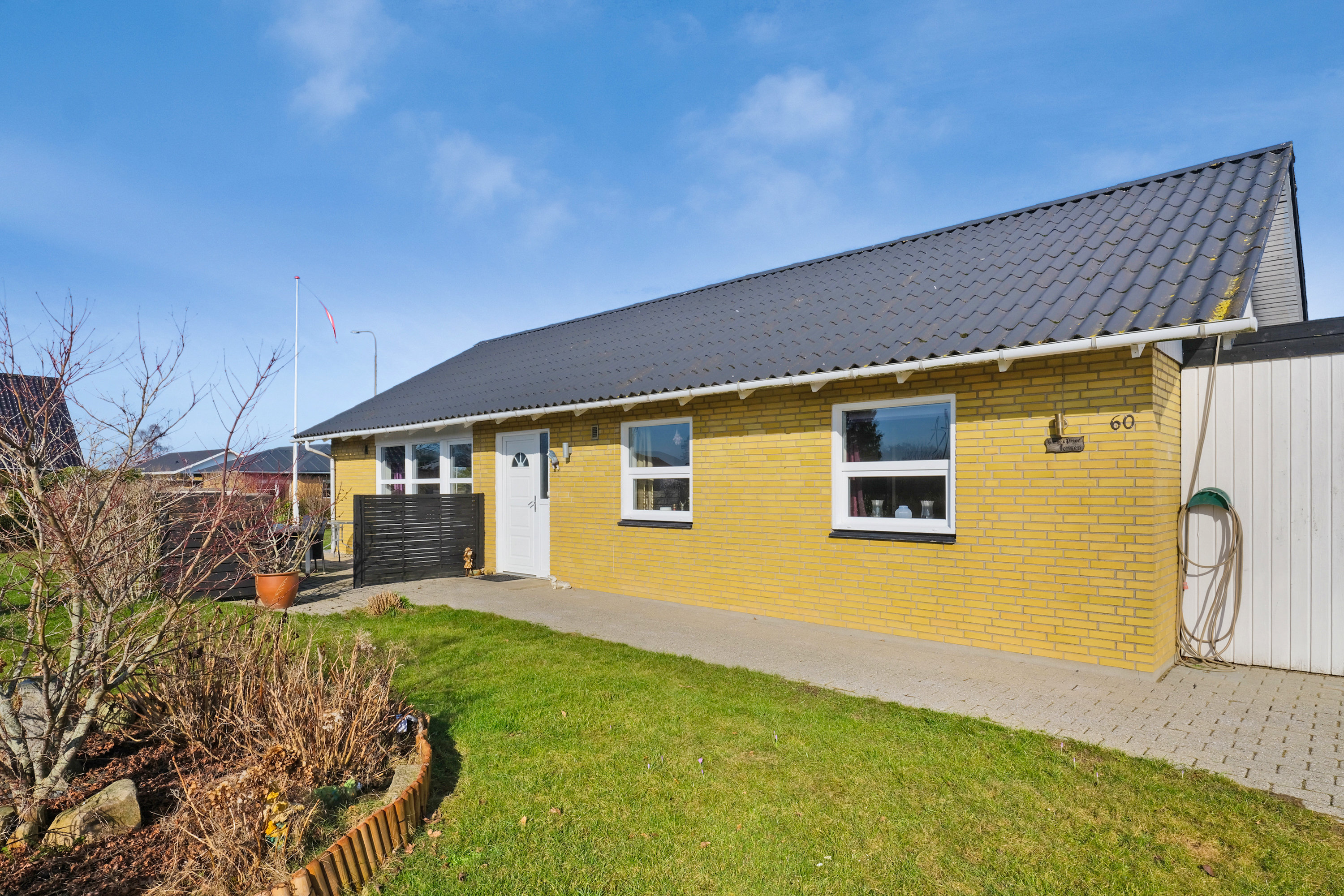 Fremhævet facade billede i fuldskærmstilstand. Billede af Postmosevej 60, 5500 Middelfart