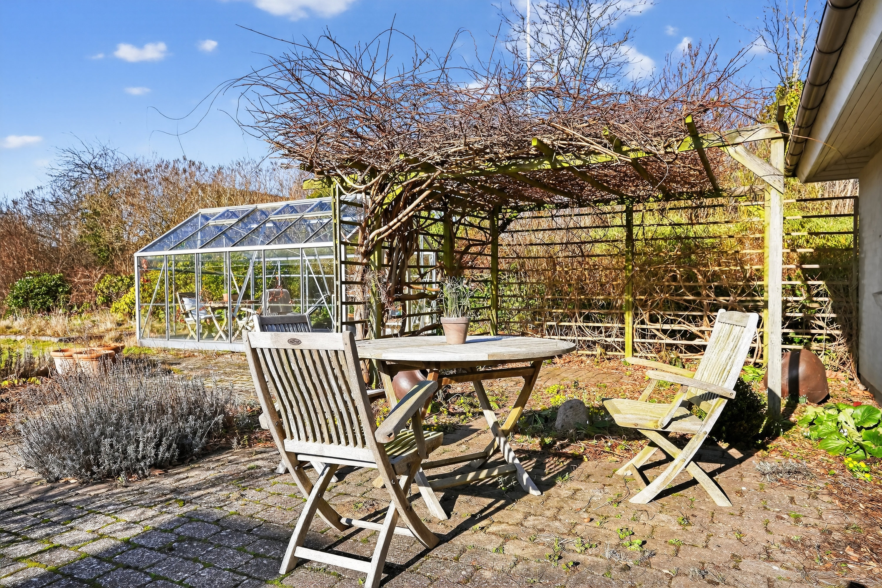 Fremhævet terrasse billede i fuldskærmstilstand. Billede af Smedievej 75, 3400 Hillerød