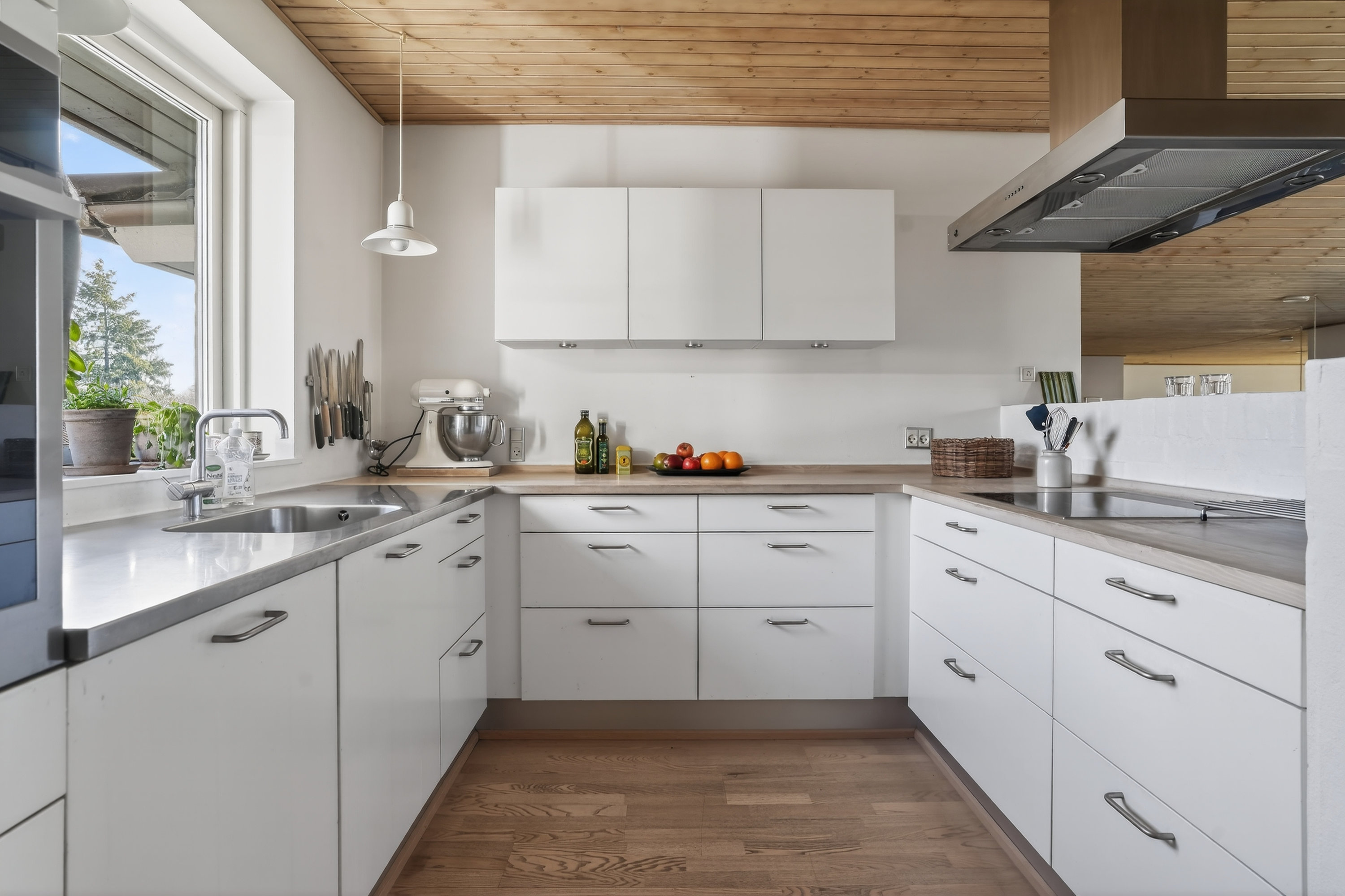 Fremhævet køkken billede i fuldskærmstilstand. Billede af Smedievej 75, 3400 Hillerød