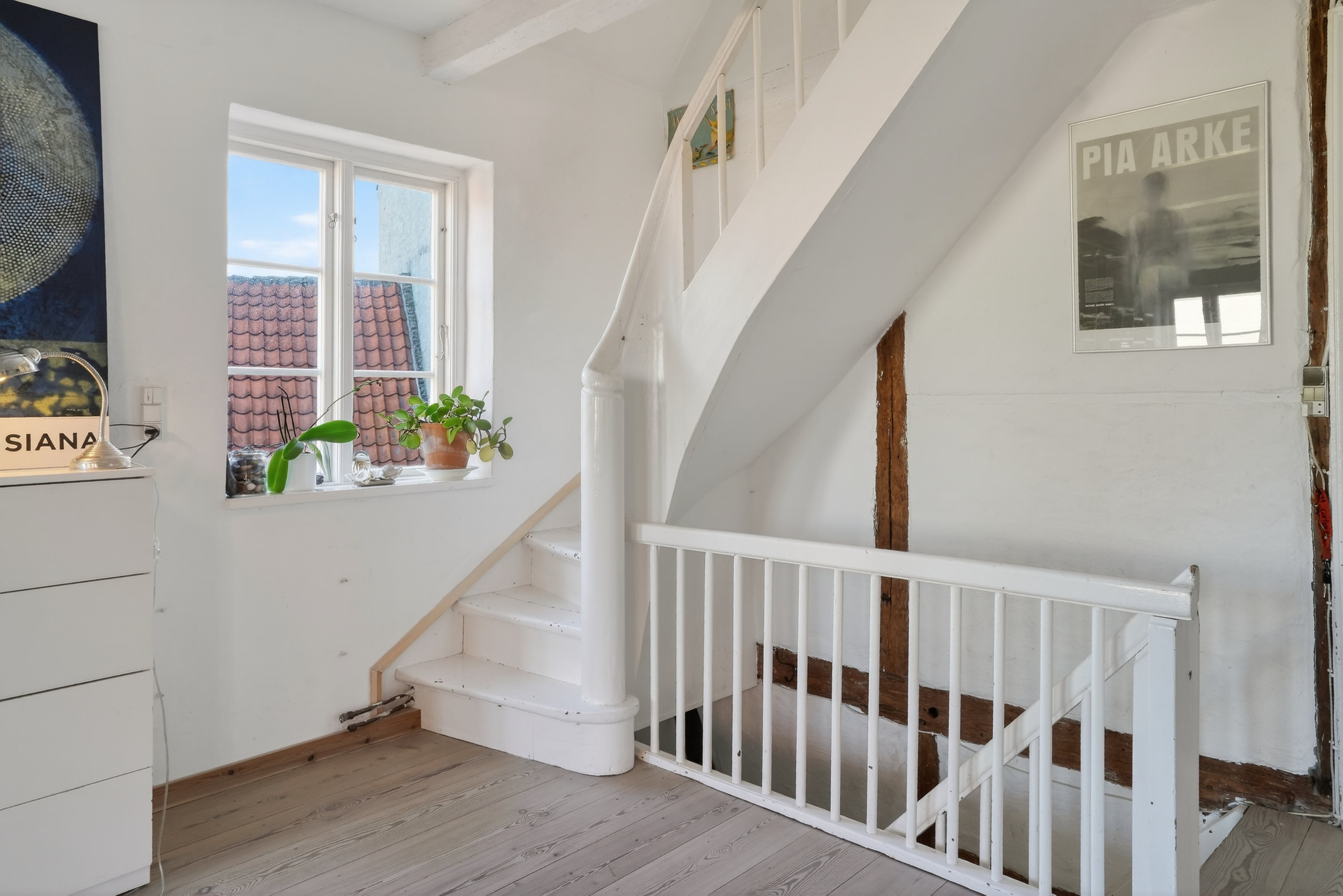 Fremhævet 1. sal billede i fuldskærmstilstand. Billede af Munkegade 10B, 3000 Helsingør