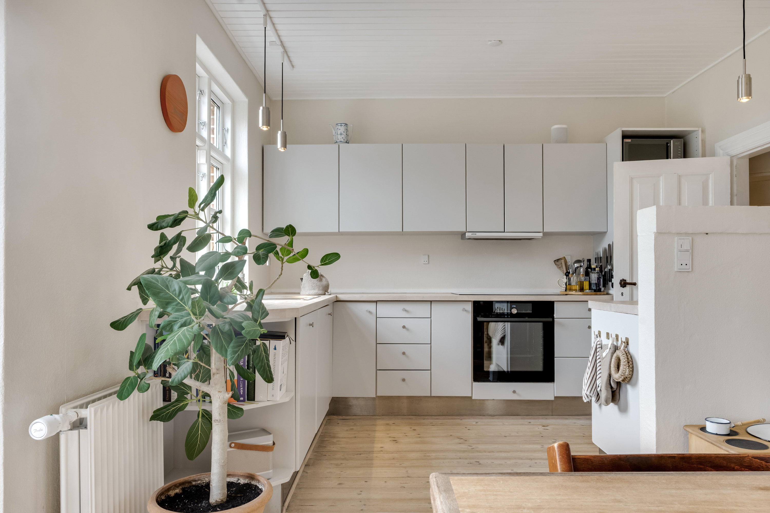 Fremhævet køkken billede i fuldskærmstilstand. Billede af Egevej 5, 5500 Middelfart