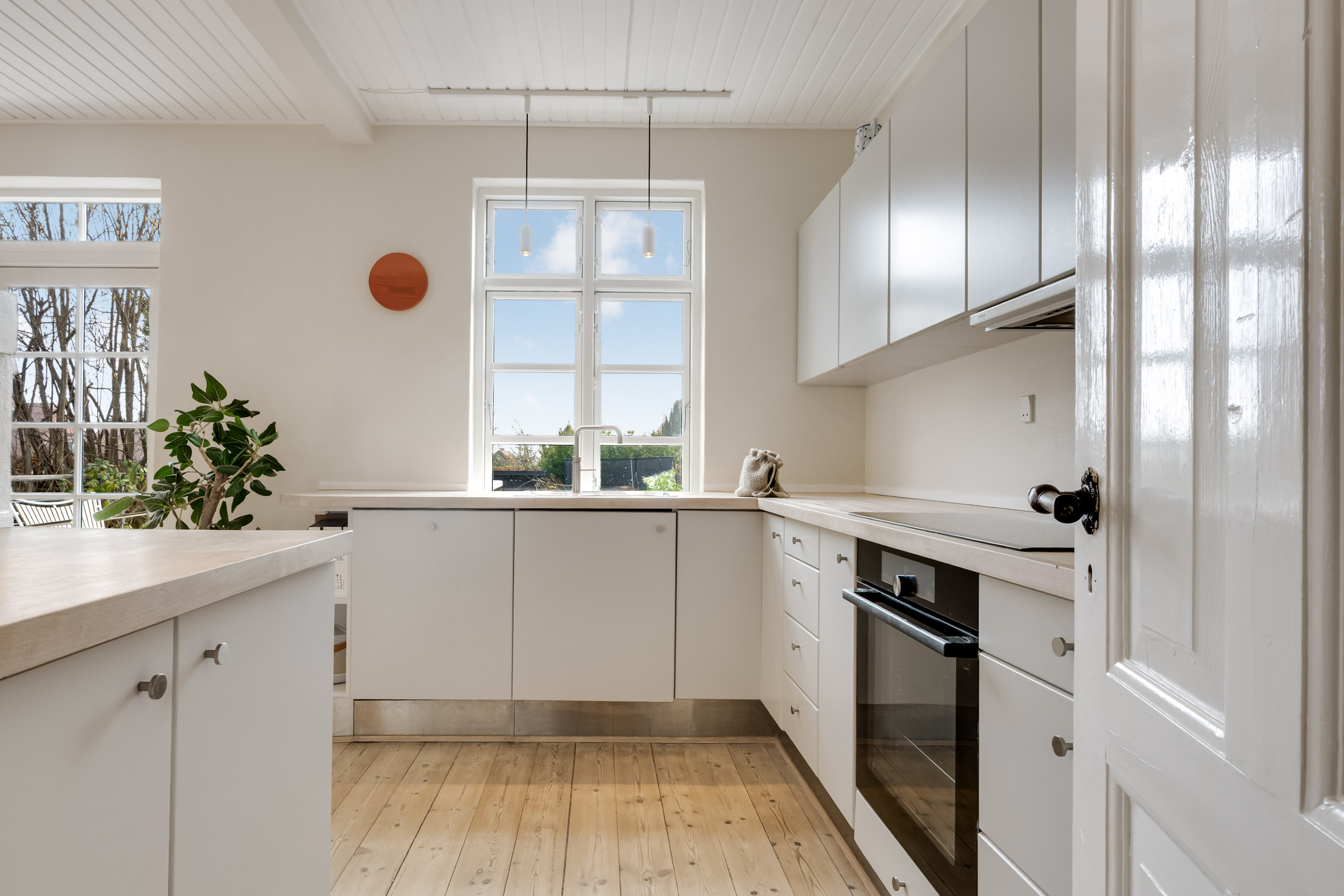 Fremhævet køkken billede i fuldskærmstilstand. Billede af Egevej 5, 5500 Middelfart