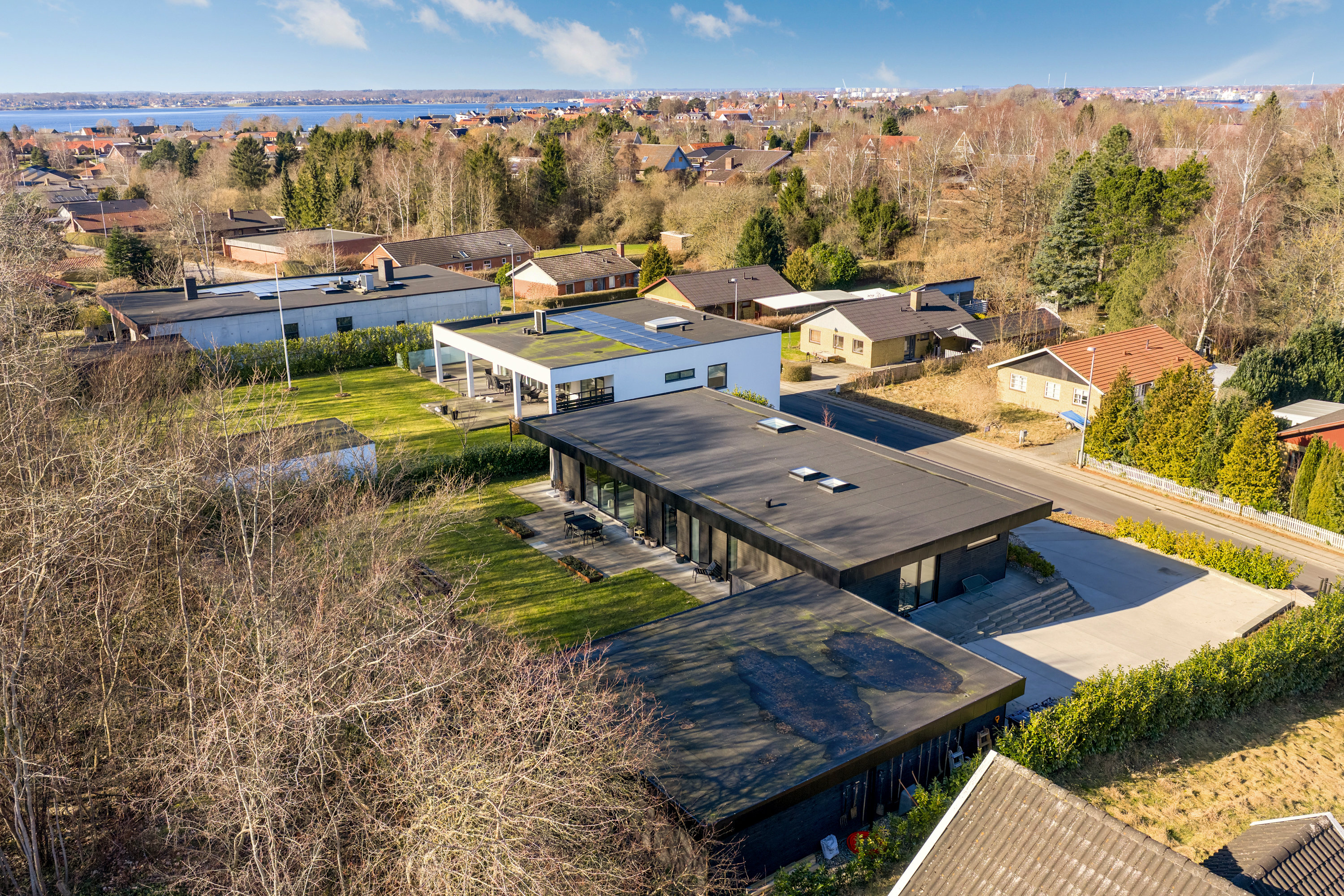 Fremhævet luftfoto billede i fuldskærmstilstand. Billede af Sofiendalvej 54, Strib, 5500 Middelfart