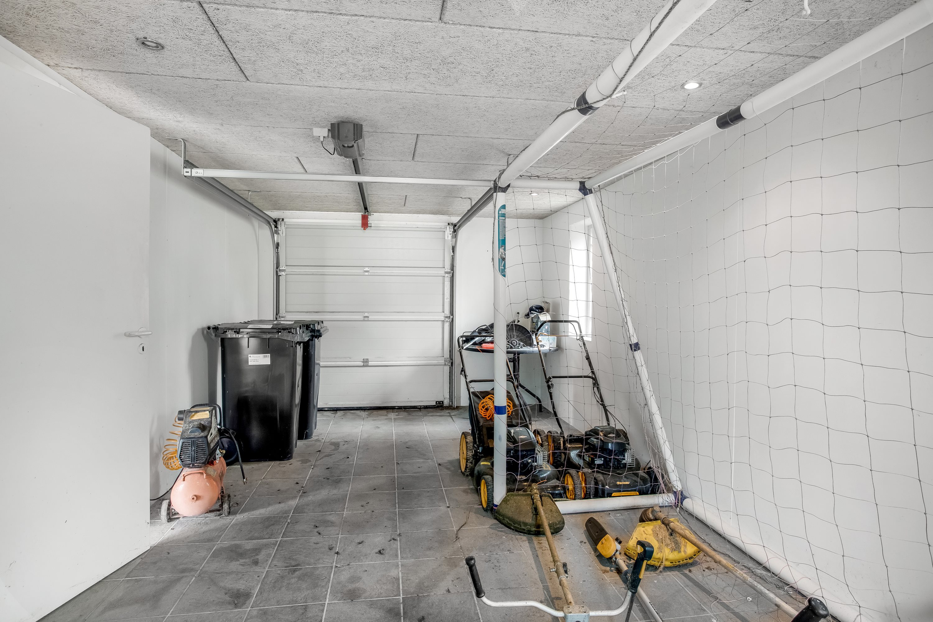 Fremhævet garage billede i fuldskærmstilstand. Billede af Skjoldnæsvej 1, 5985 Søby Ærø