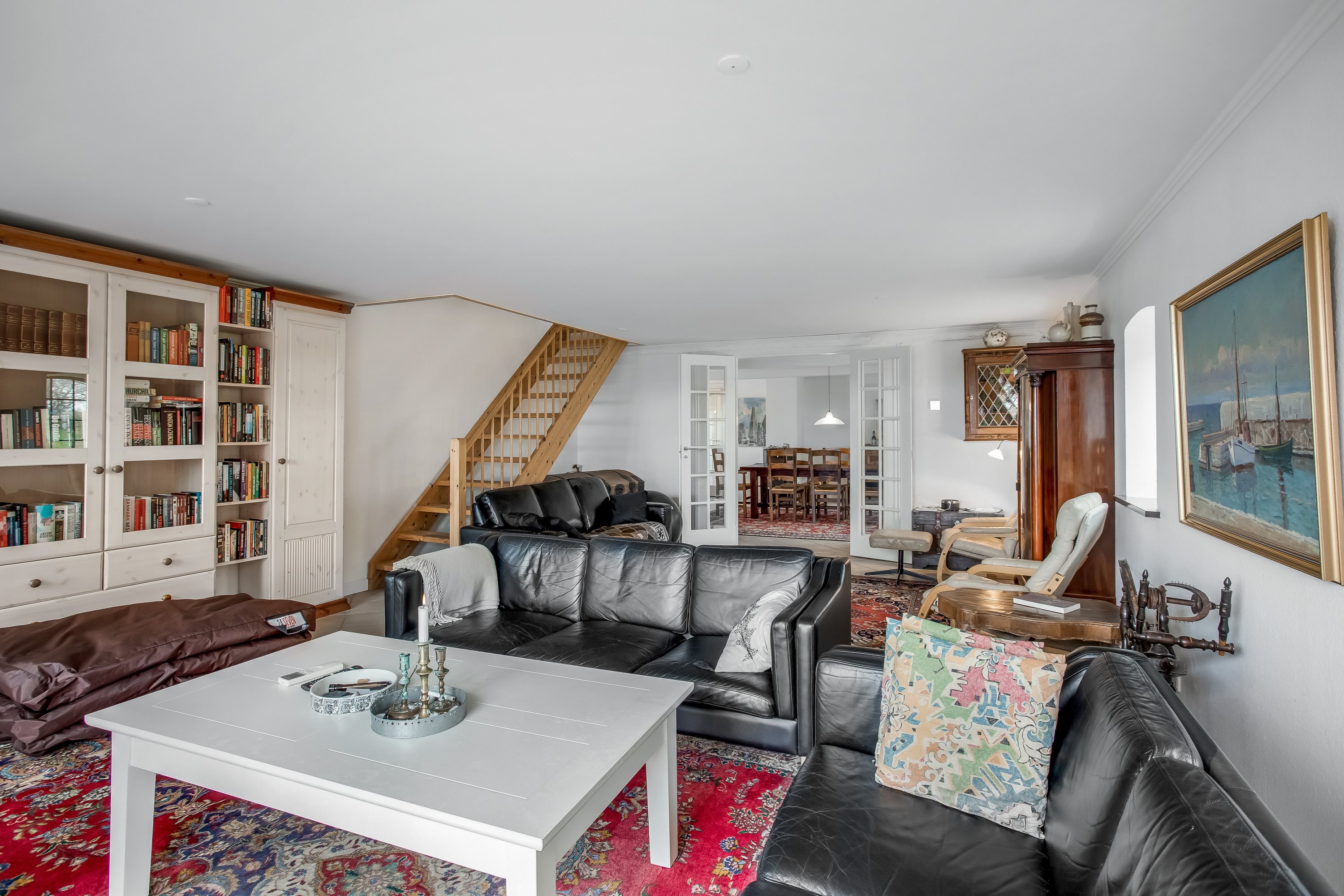 Fremhævet stue billede i fuldskærmstilstand. Billede af Skjoldnæsvej 1, 5985 Søby Ærø