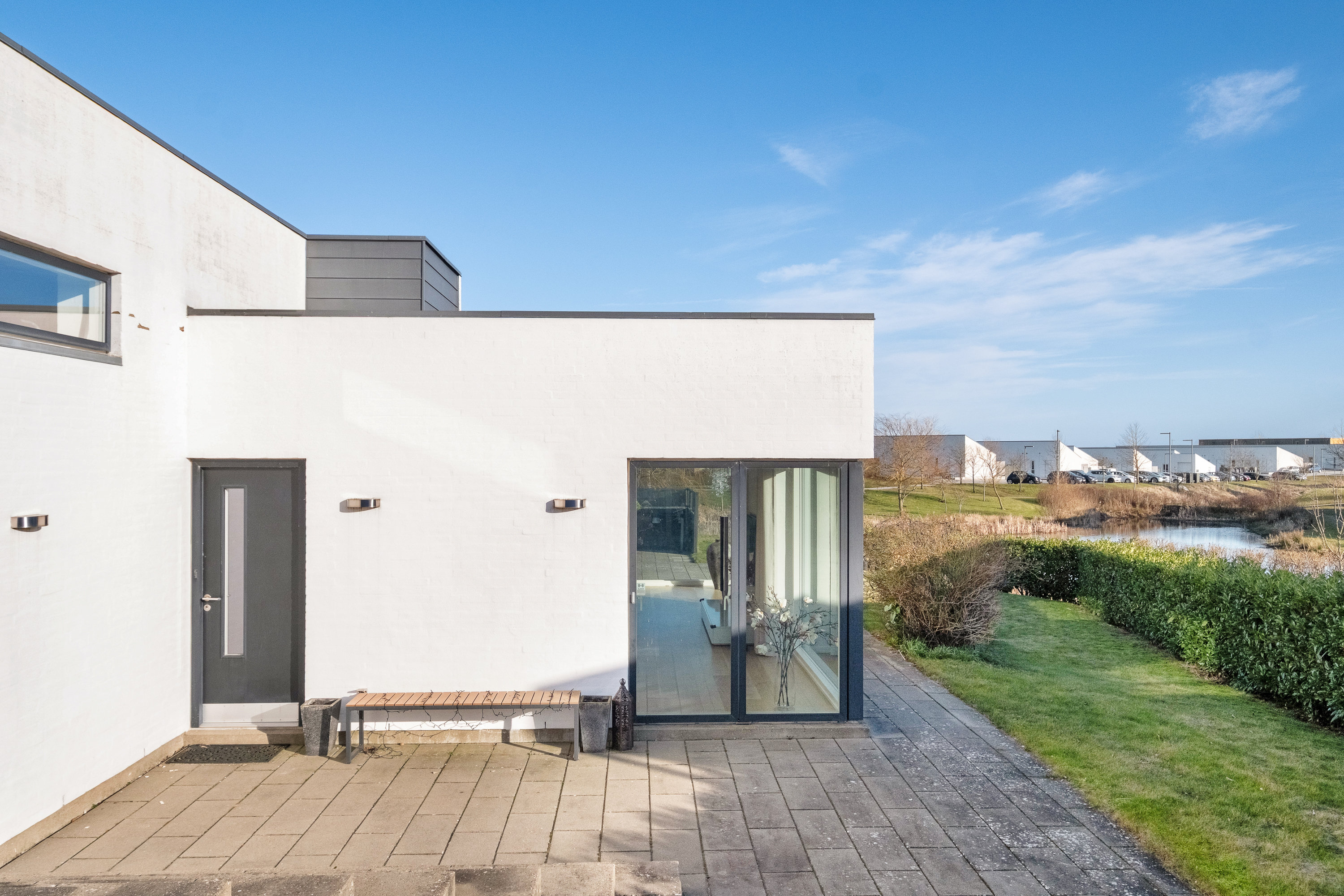 Fremhævet facade billede i fuldskærmstilstand. Billede af Hybenhaven 16, 8520 Lystrup