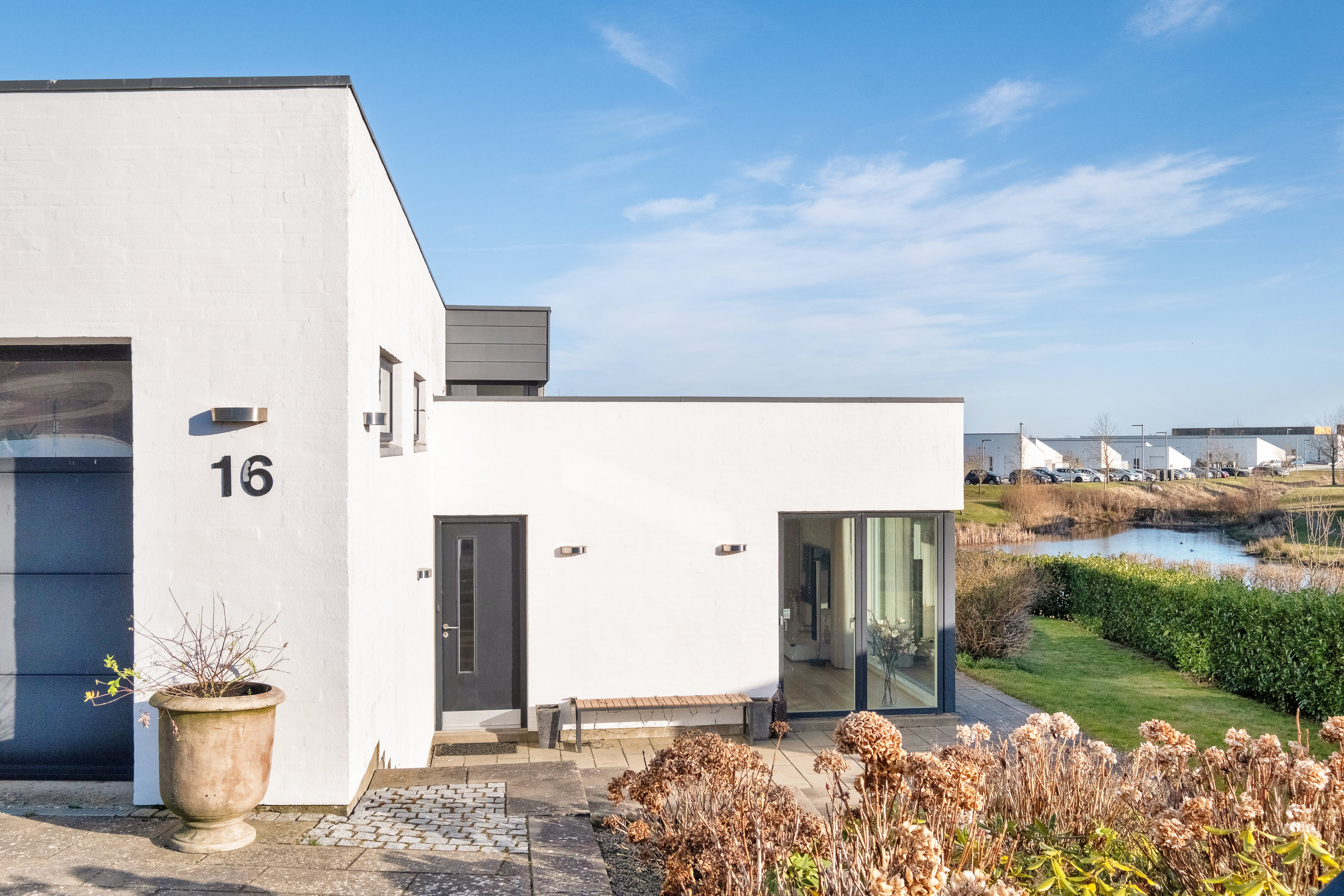 Fremhævet facade billede i fuldskærmstilstand. Billede af Hybenhaven 16, 8520 Lystrup