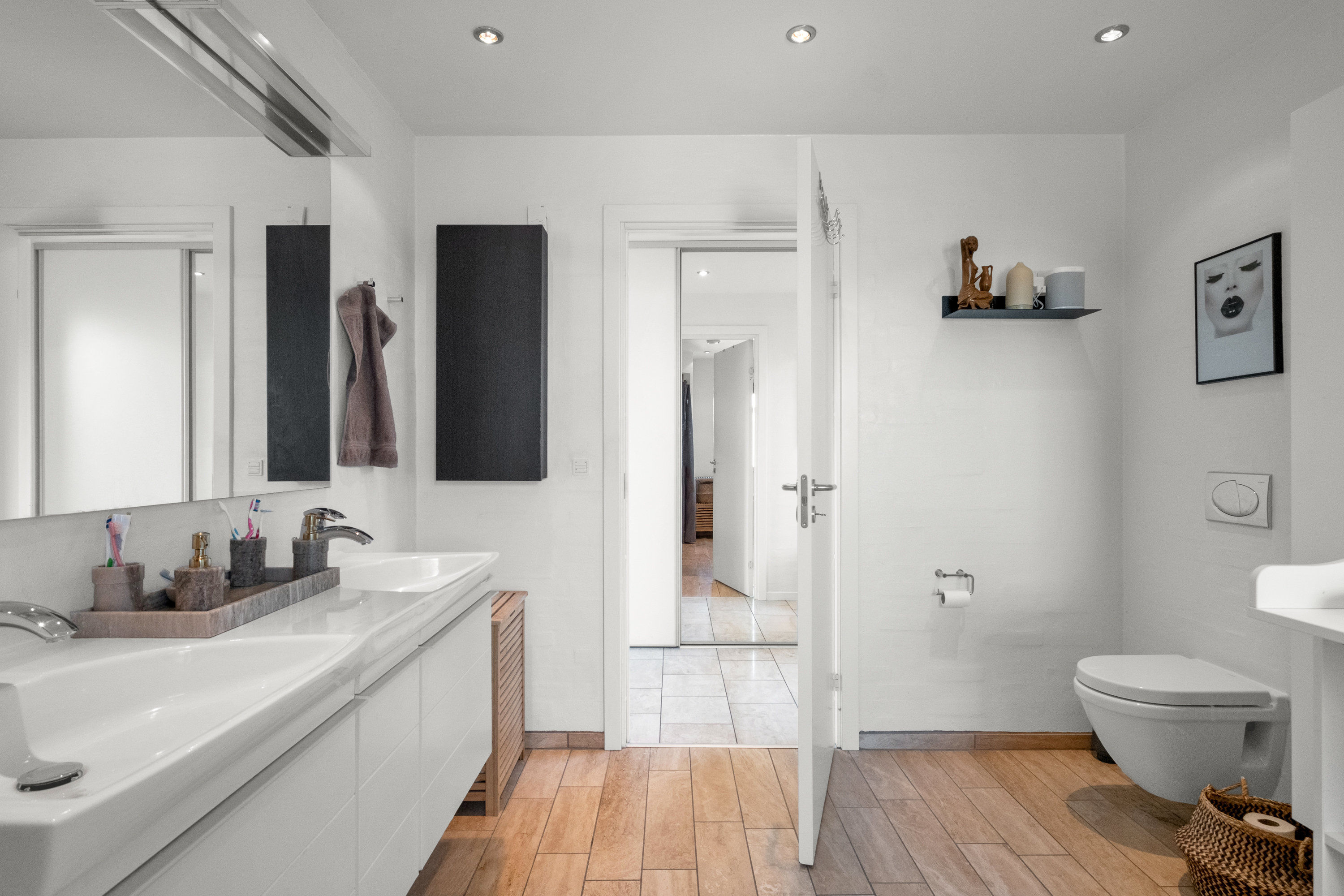 Fremhævet badeværelse billede i fuldskærmstilstand. Billede af Hybenhaven 16, 8520 Lystrup