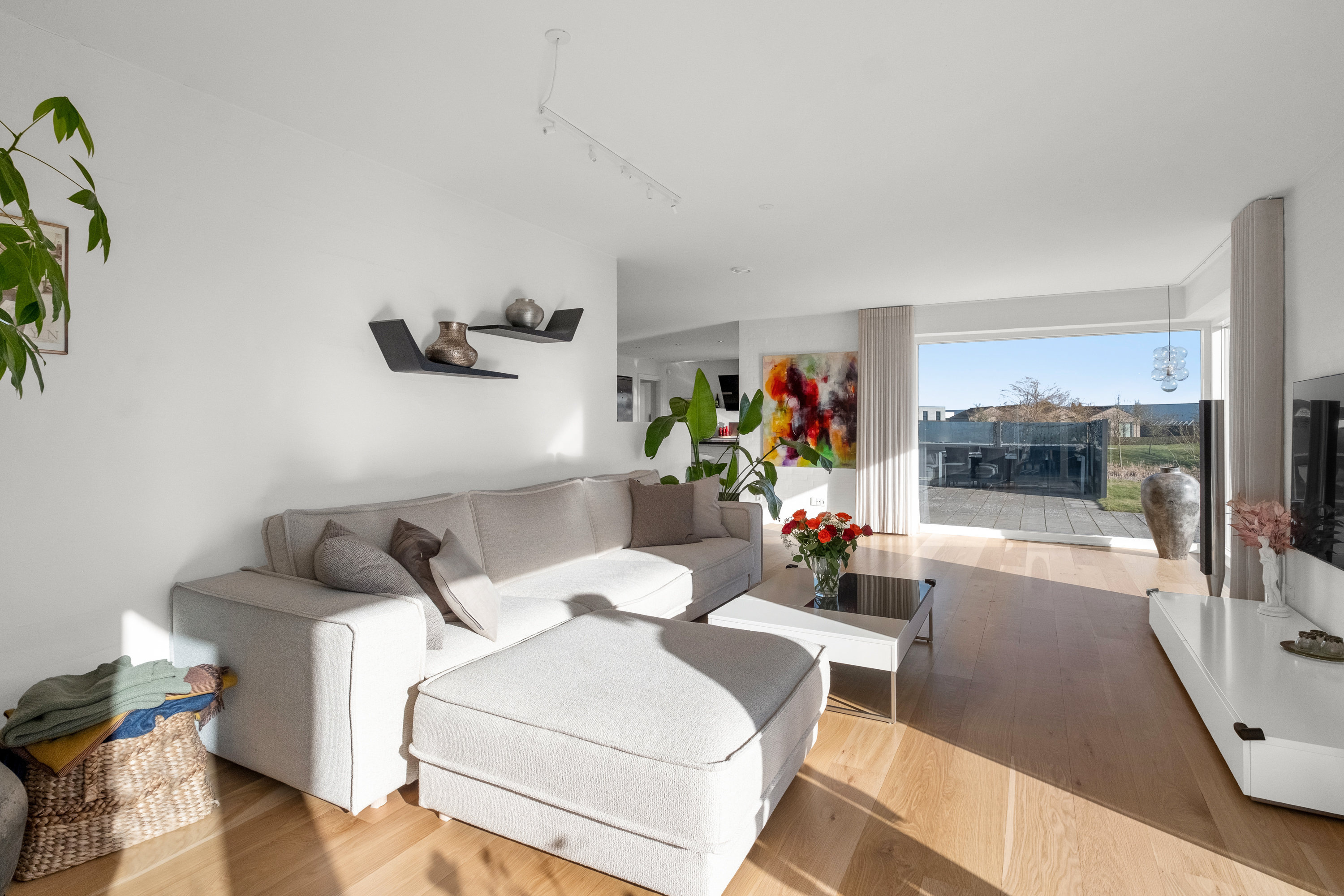 Fremhævet stue billede i fuldskærmstilstand. Billede af Hybenhaven 16, 8520 Lystrup