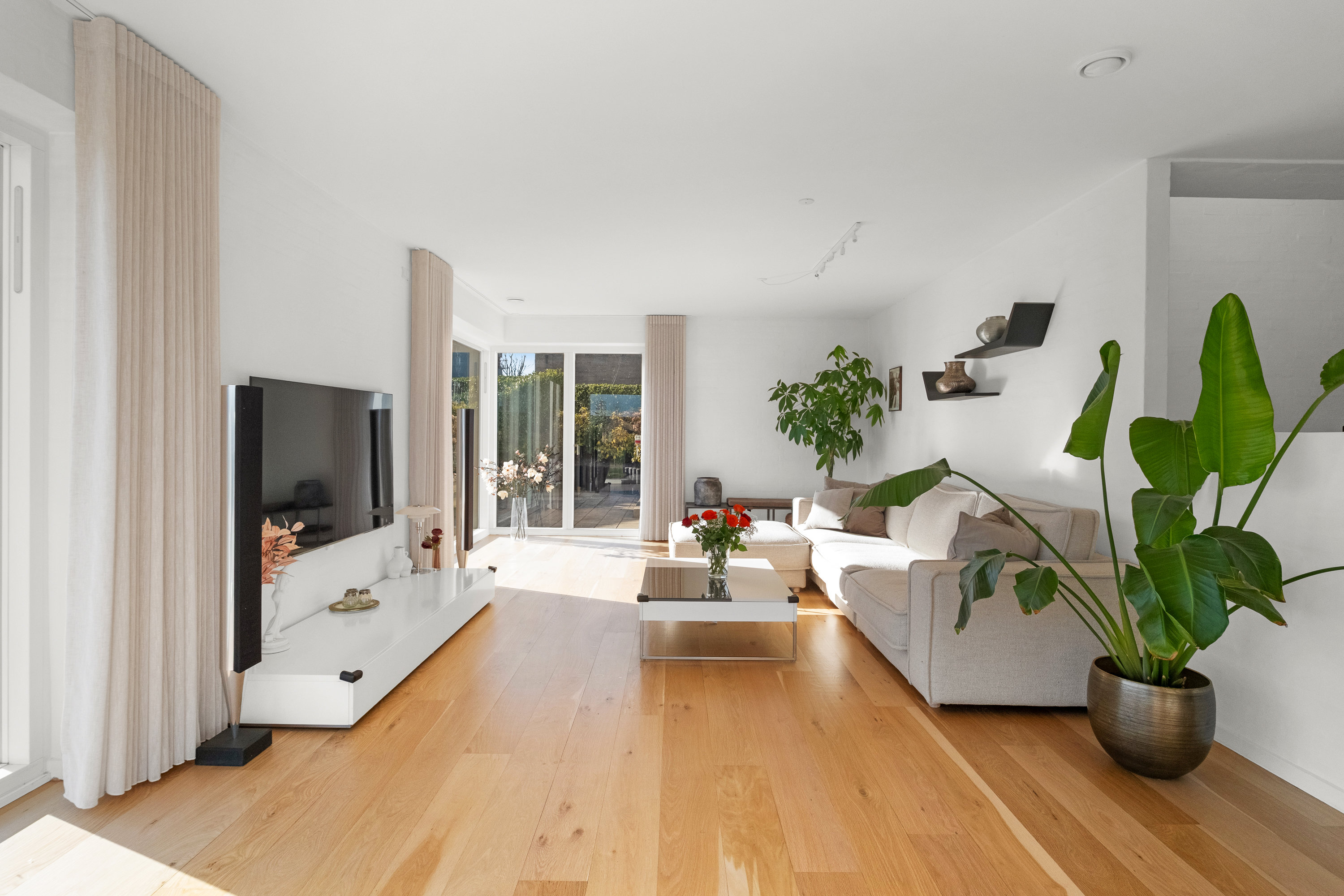 Fremhævet stue billede i fuldskærmstilstand. Billede af Hybenhaven 16, 8520 Lystrup