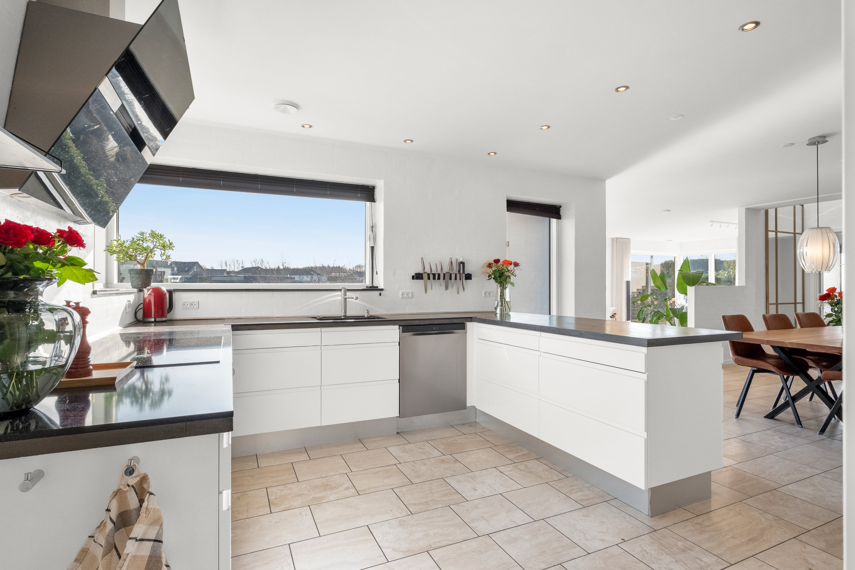 Fremhævet køkken billede i fuldskærmstilstand. Billede af Hybenhaven 16, 8520 Lystrup