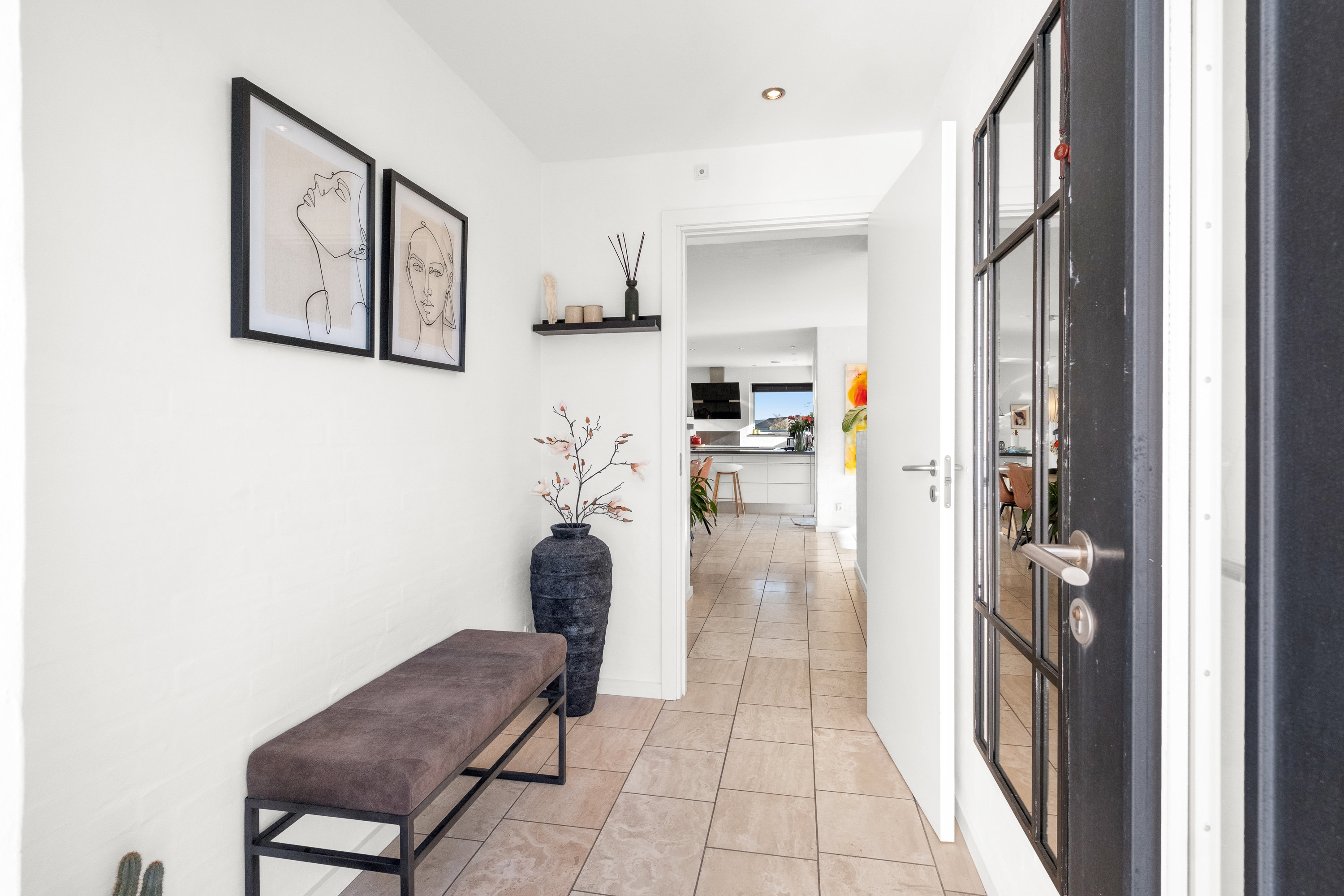 Fremhævet entré billede i fuldskærmstilstand. Billede af Hybenhaven 16, 8520 Lystrup