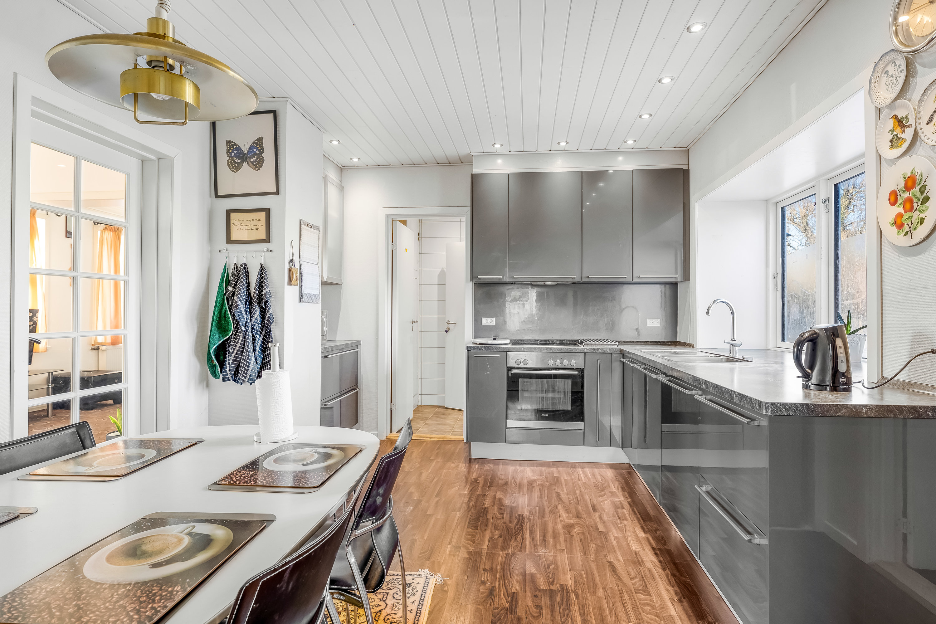 Fremhævet køkken billede i fuldskærmstilstand. Billede af Gl Torv 13, 4880 Nysted