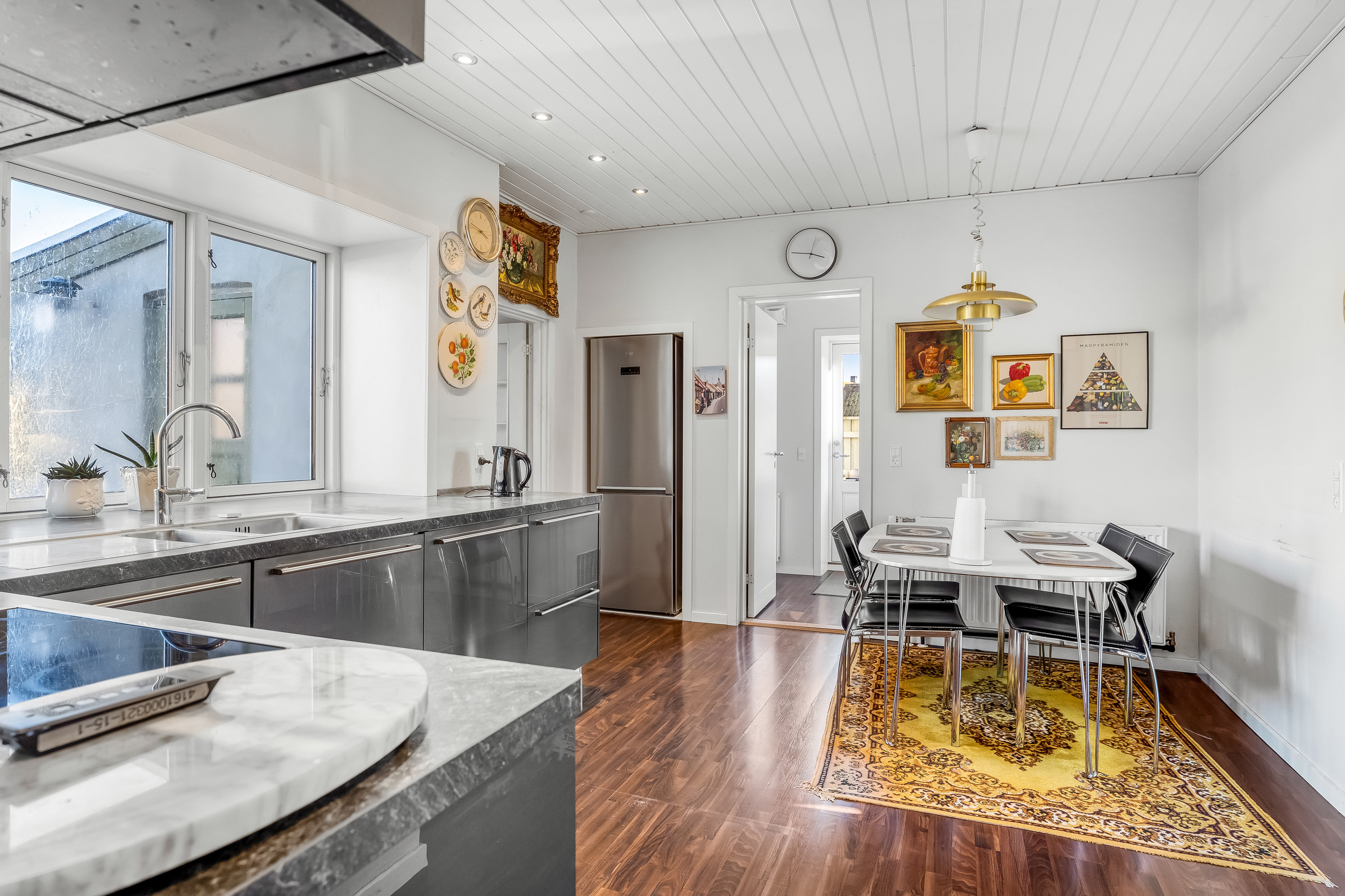 Fremhævet køkken billede i fuldskærmstilstand. Billede af Gl Torv 13, 4880 Nysted