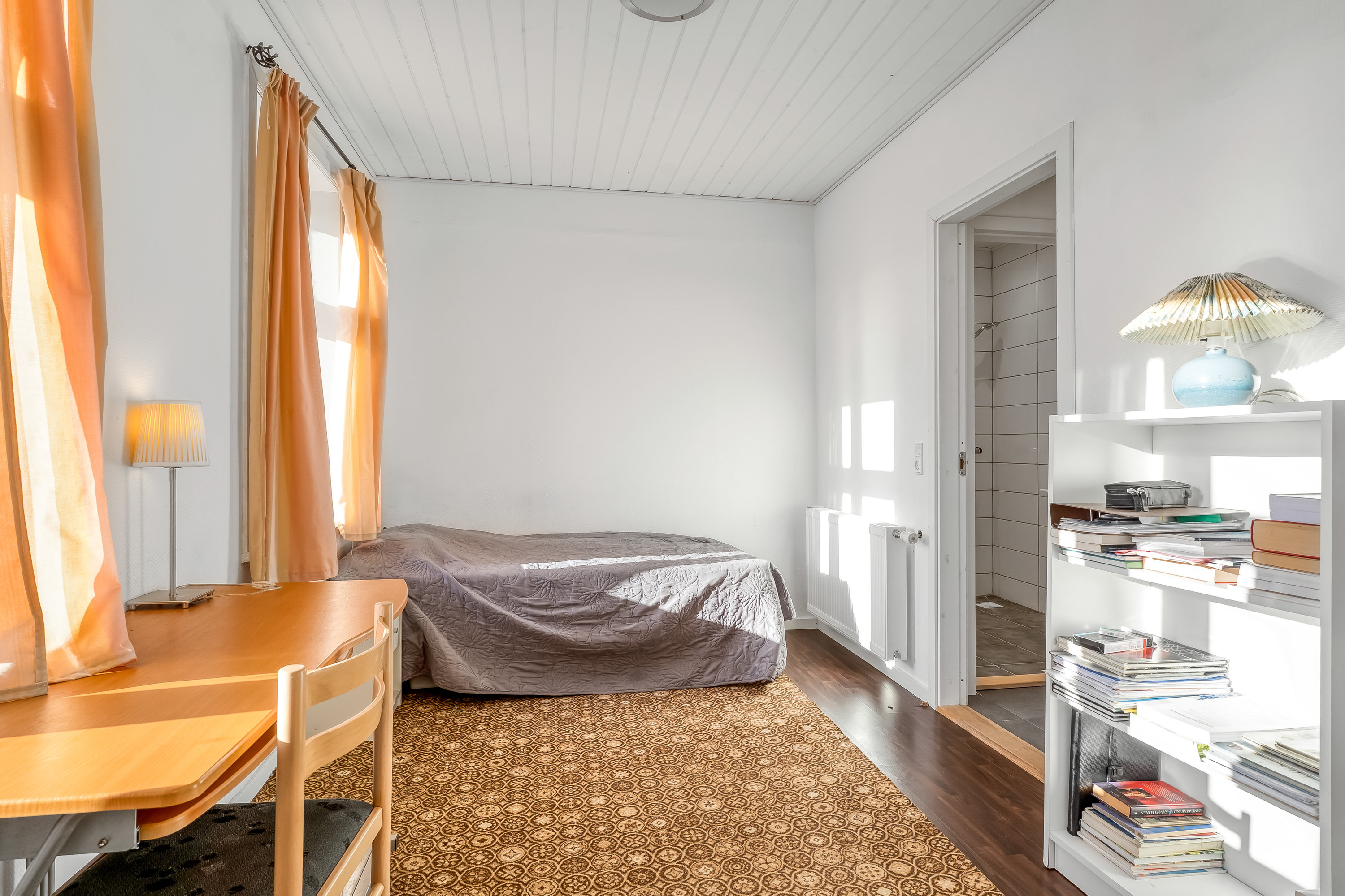 Fremhævet soveværelse billede i fuldskærmstilstand. Billede af Gl Torv 13, 4880 Nysted