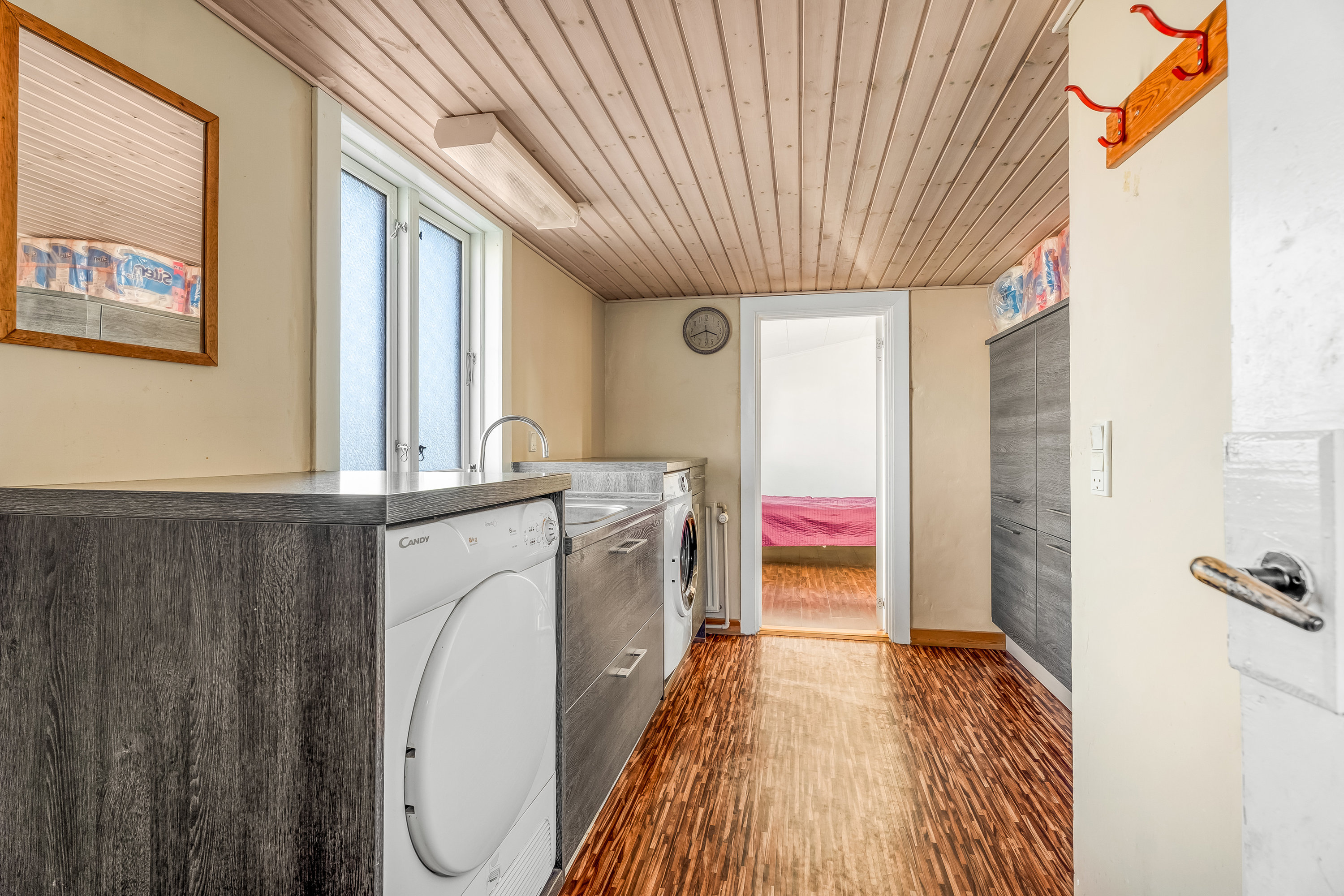 Miniaturebillede 2: bryggers. Billede af Gl Torv 13, 4880 Nysted