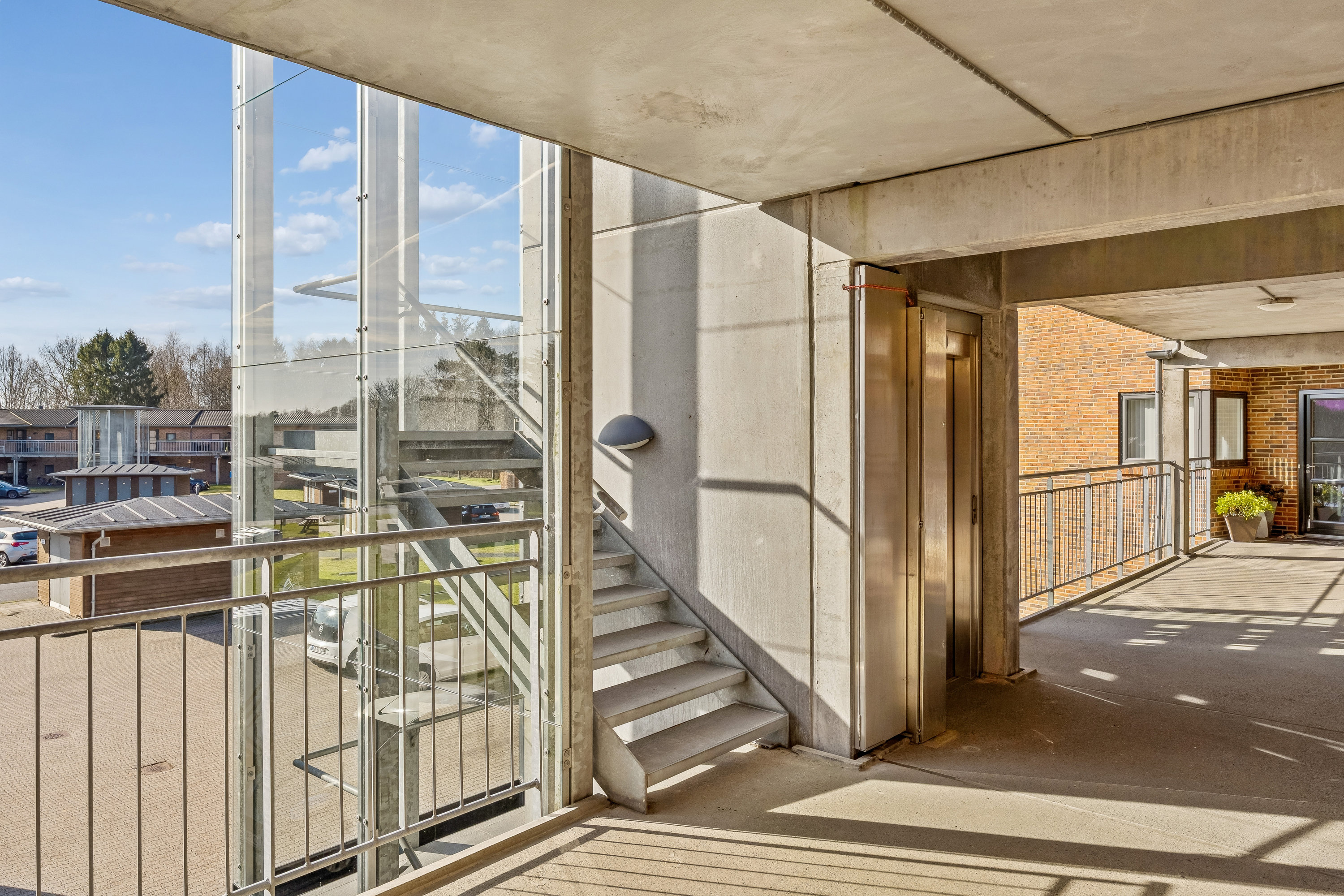 Fremhævet trappe/elevator billede i fuldskærmstilstand. Billede af Søparken 24, 1. 3., 8722 Hedensted