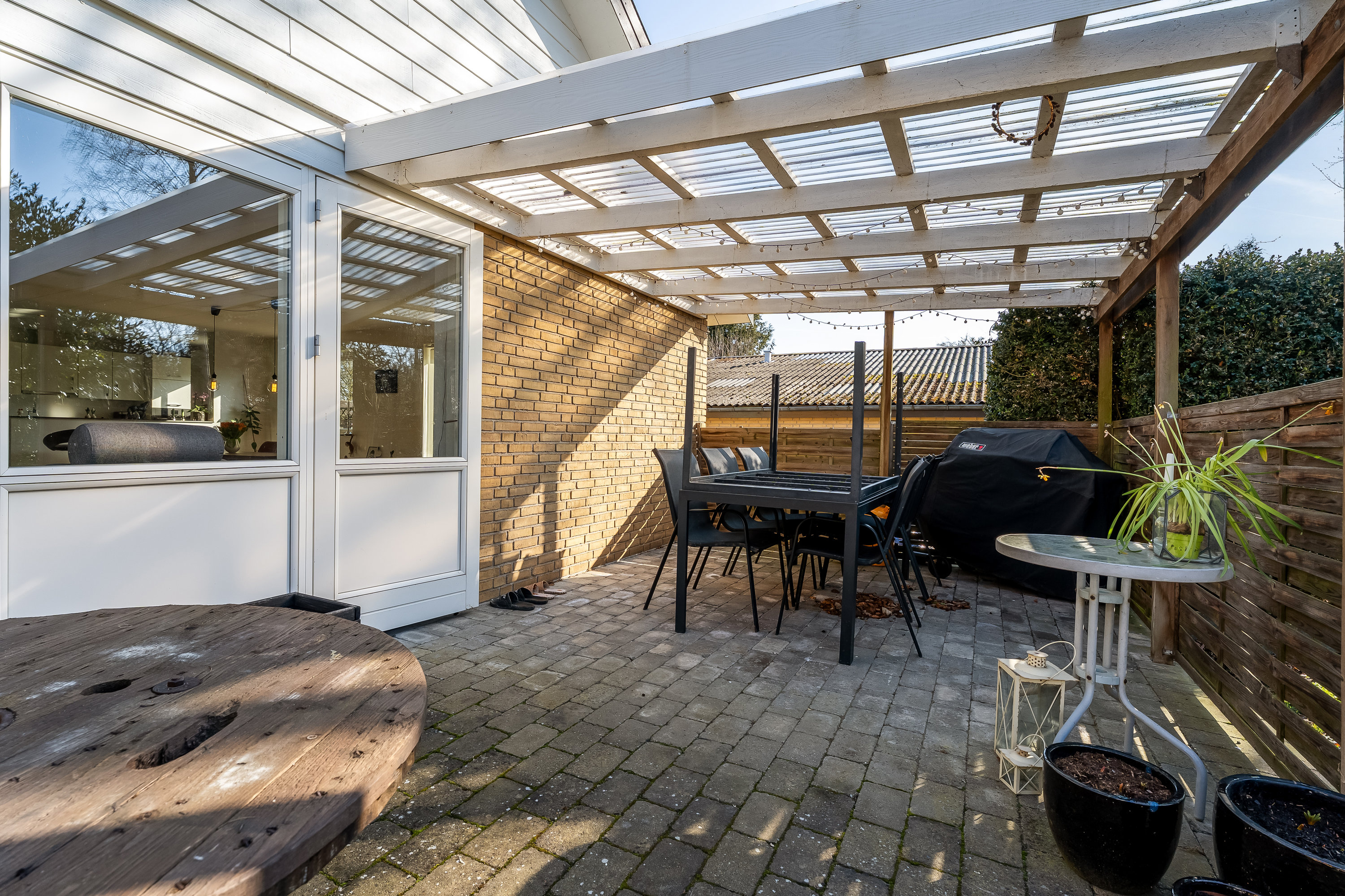 Fremhævet overdækket terrasse billede i fuldskærmstilstand. Billede af Huusgårdsvej 8, 4912 Harpelunde