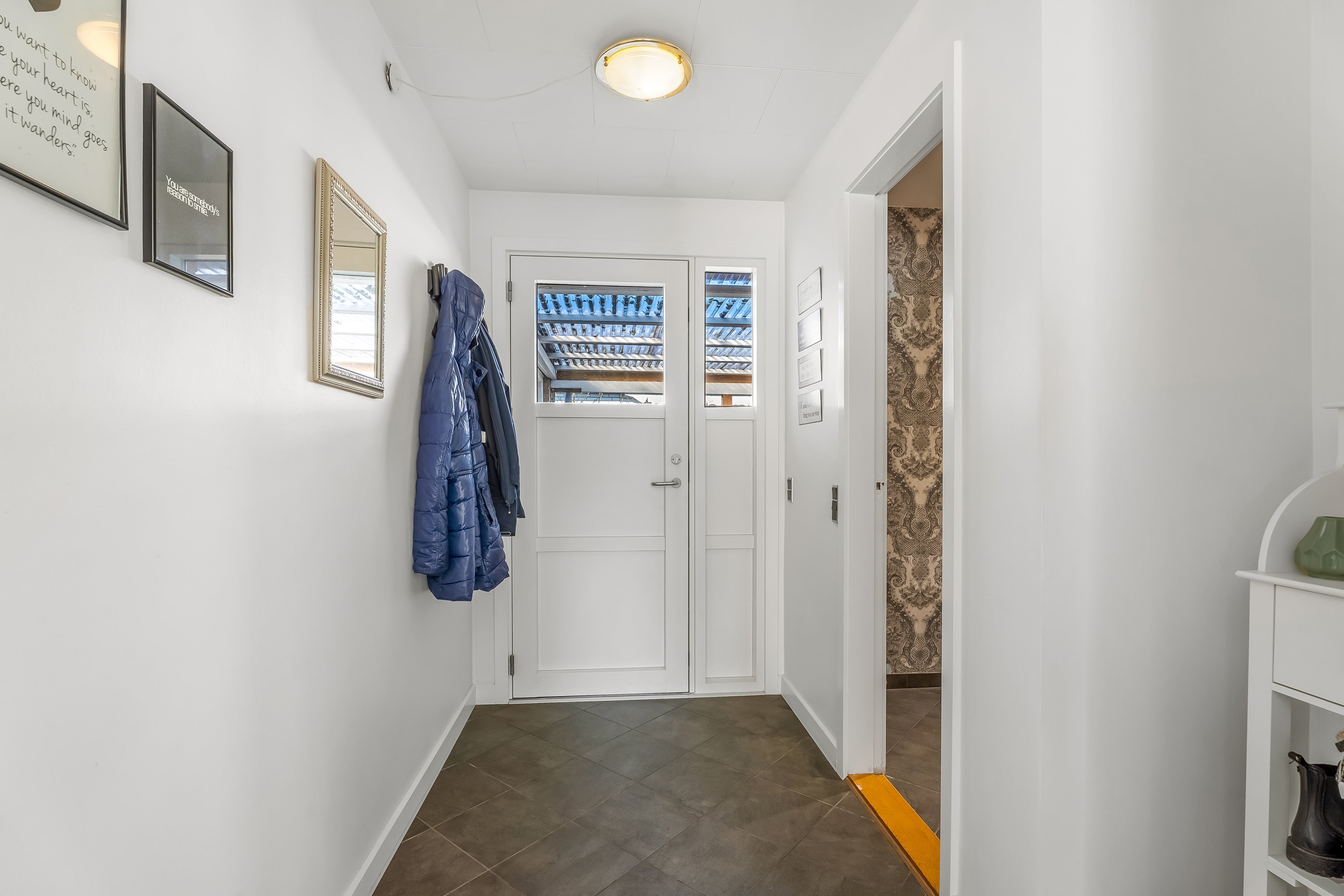 Fremhævet entré billede i fuldskærmstilstand. Billede af Huusgårdsvej 8, 4912 Harpelunde