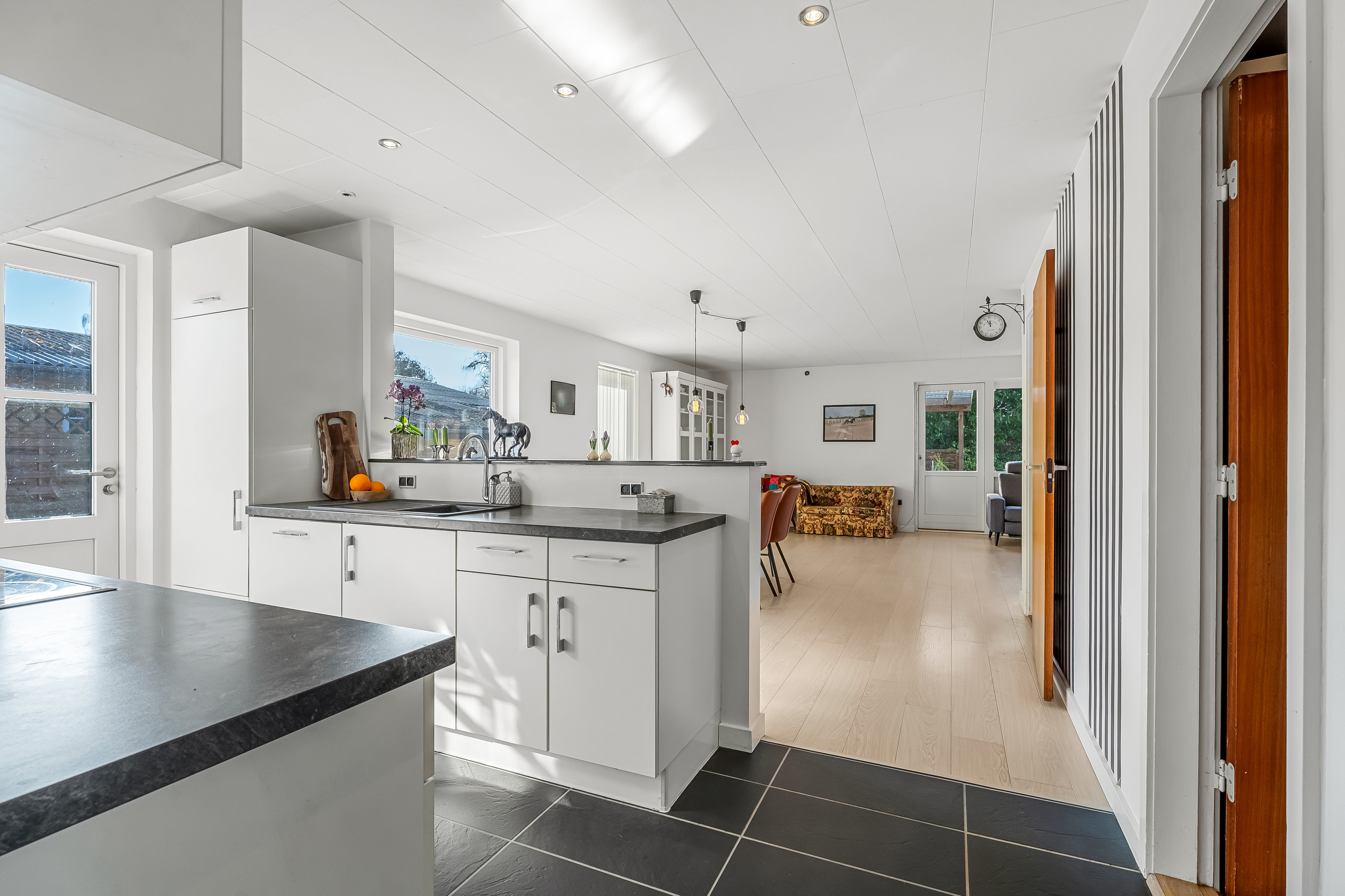 Fremhævet køkken billede i fuldskærmstilstand. Billede af Huusgårdsvej 8, 4912 Harpelunde