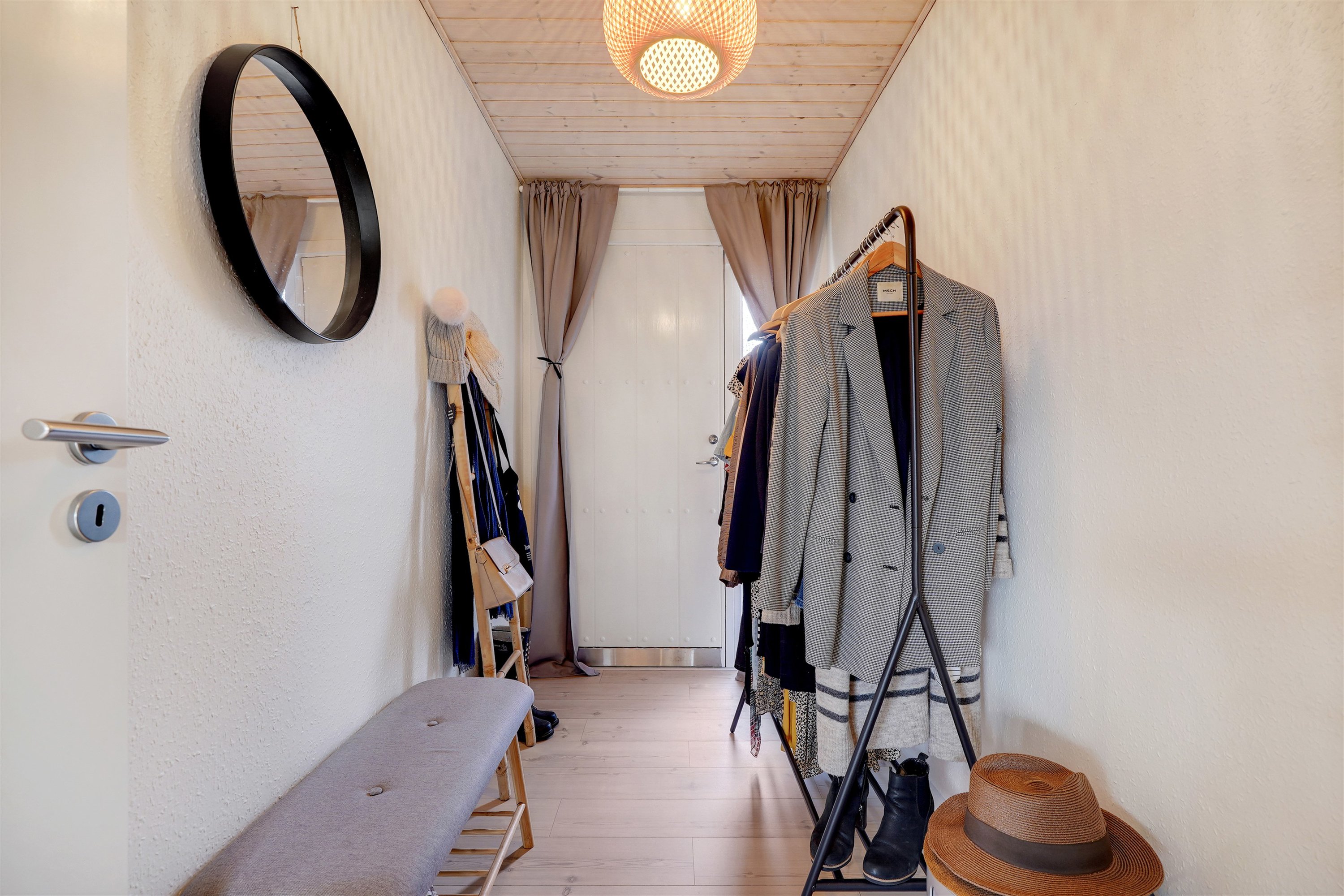 Fremhævet entré billede i fuldskærmstilstand. Billede af Mølleparken 336, 7190 Billund