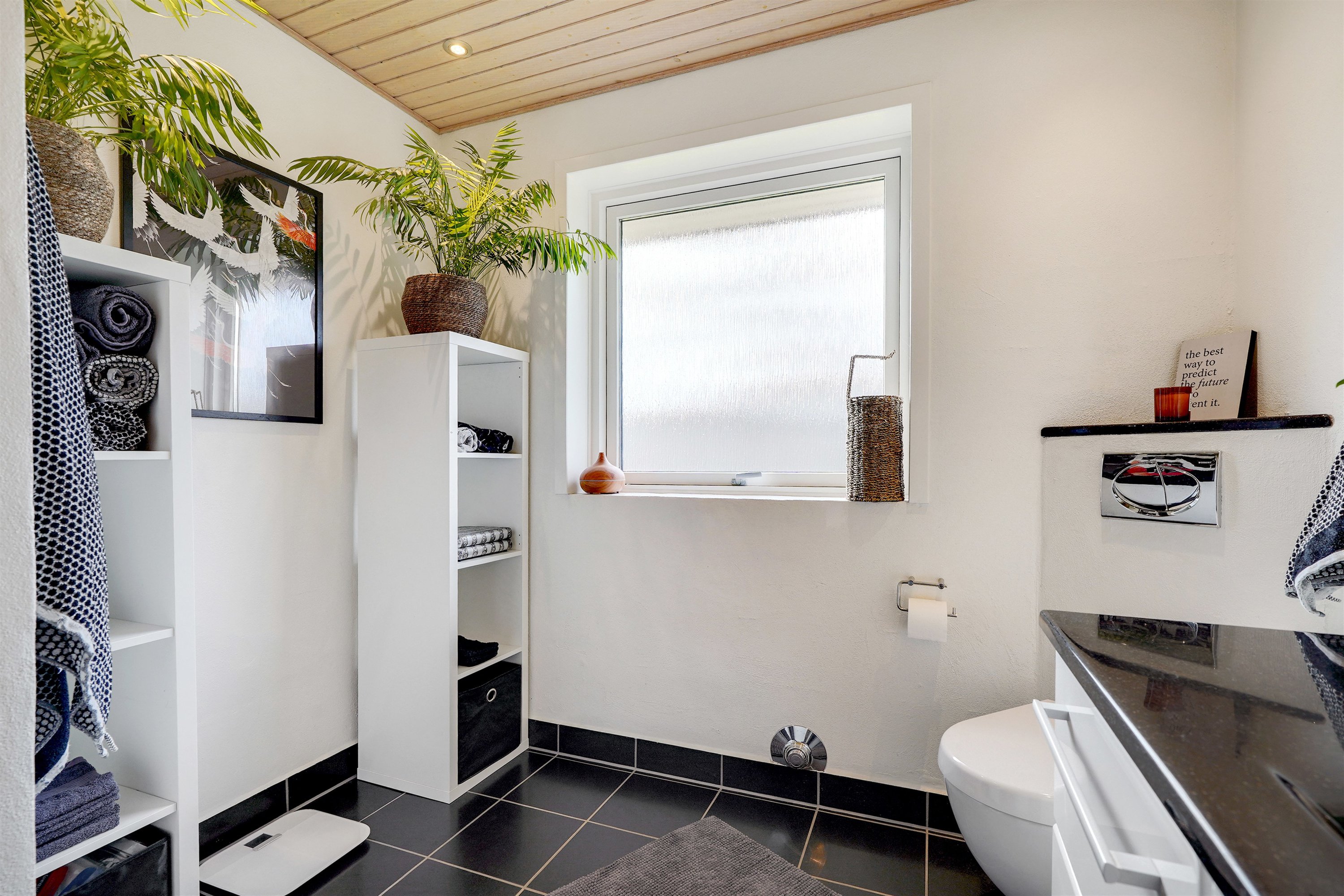 Fremhævet badeværelse billede i fuldskærmstilstand. Billede af Mølleparken 336, 7190 Billund