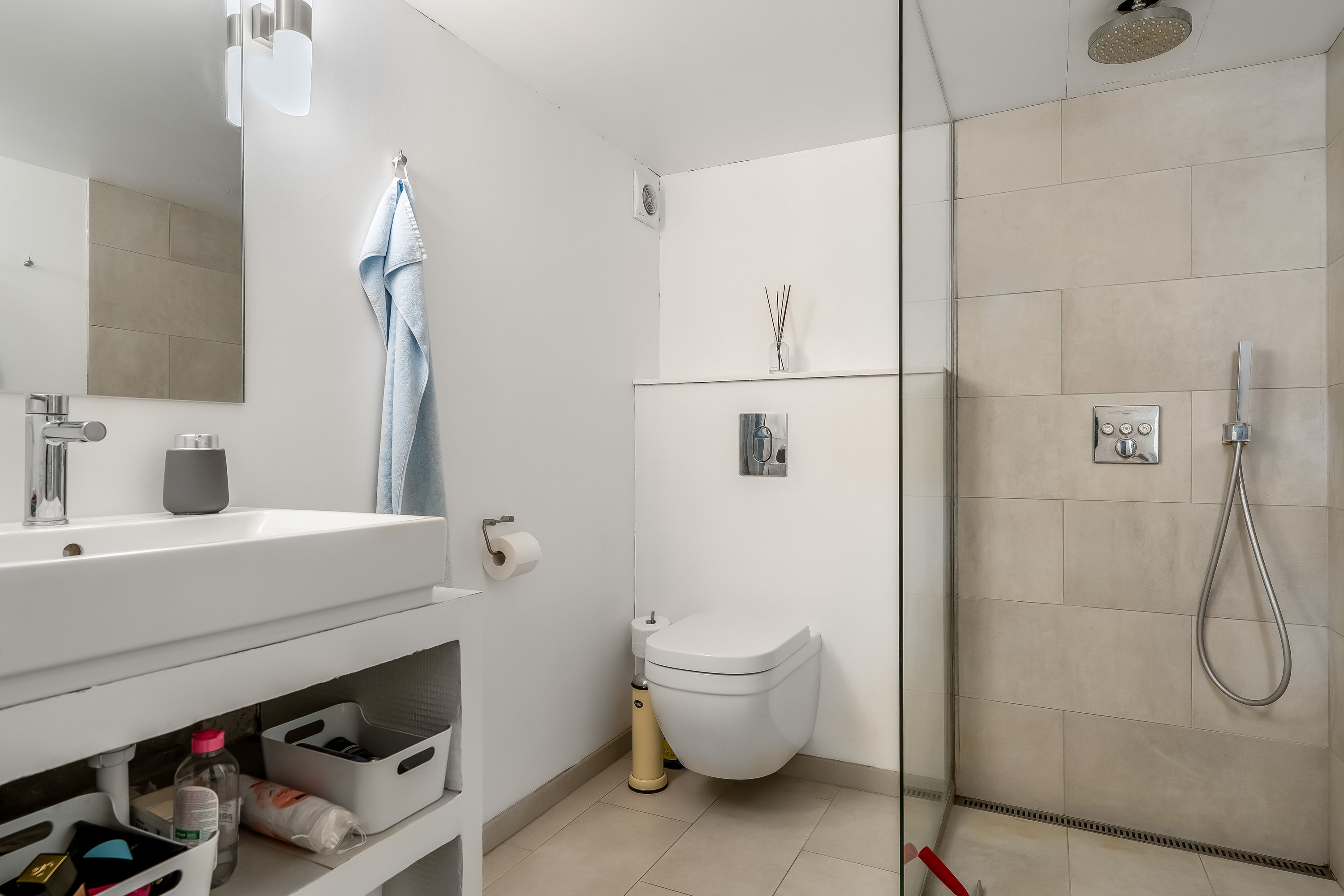 Fremhævet badeværelse billede i fuldskærmstilstand. Billede af Birkevang 46, 2830 Virum