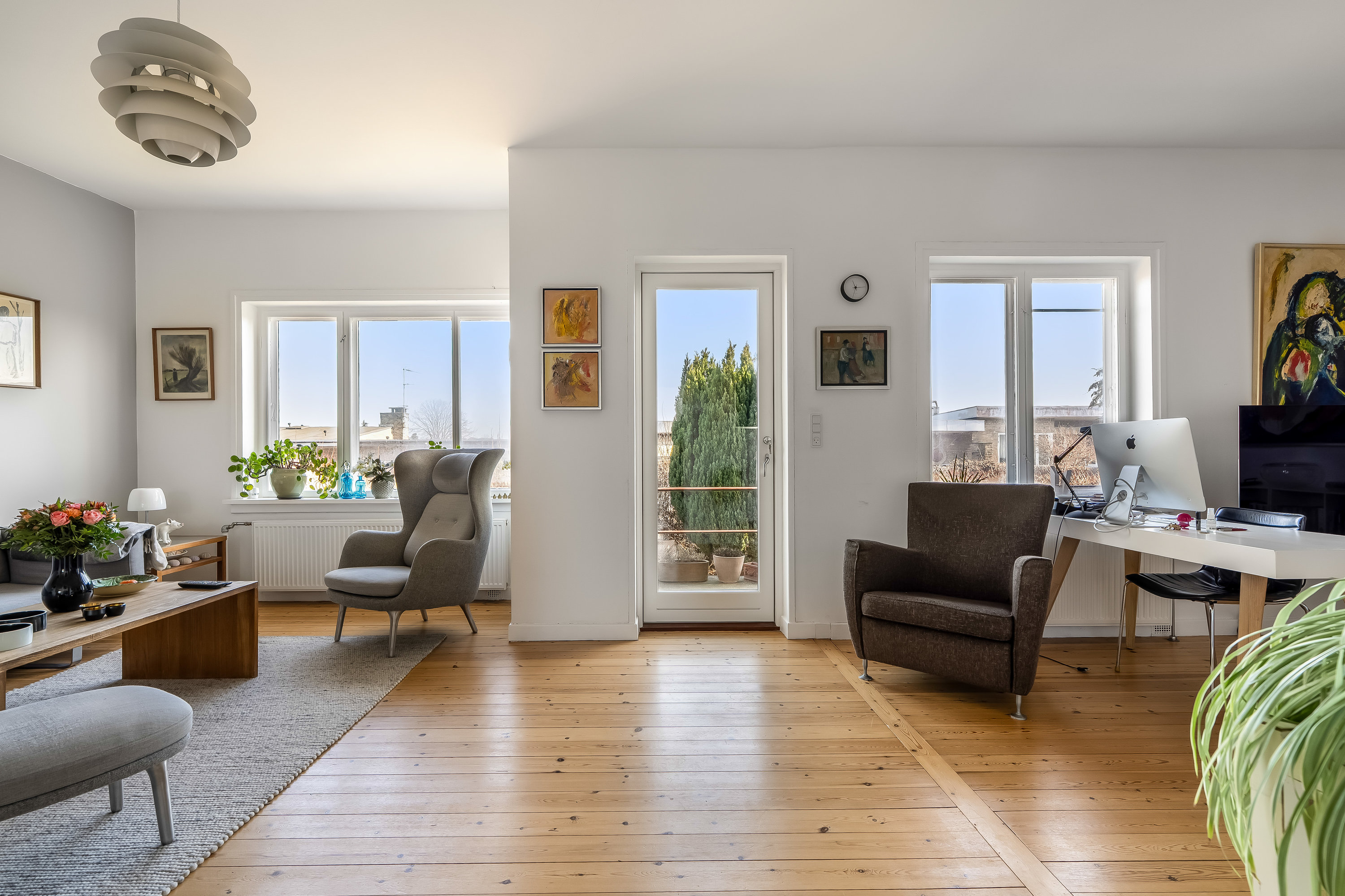 Fremhævet stue billede i fuldskærmstilstand. Billede af Birkevang 46, 2830 Virum