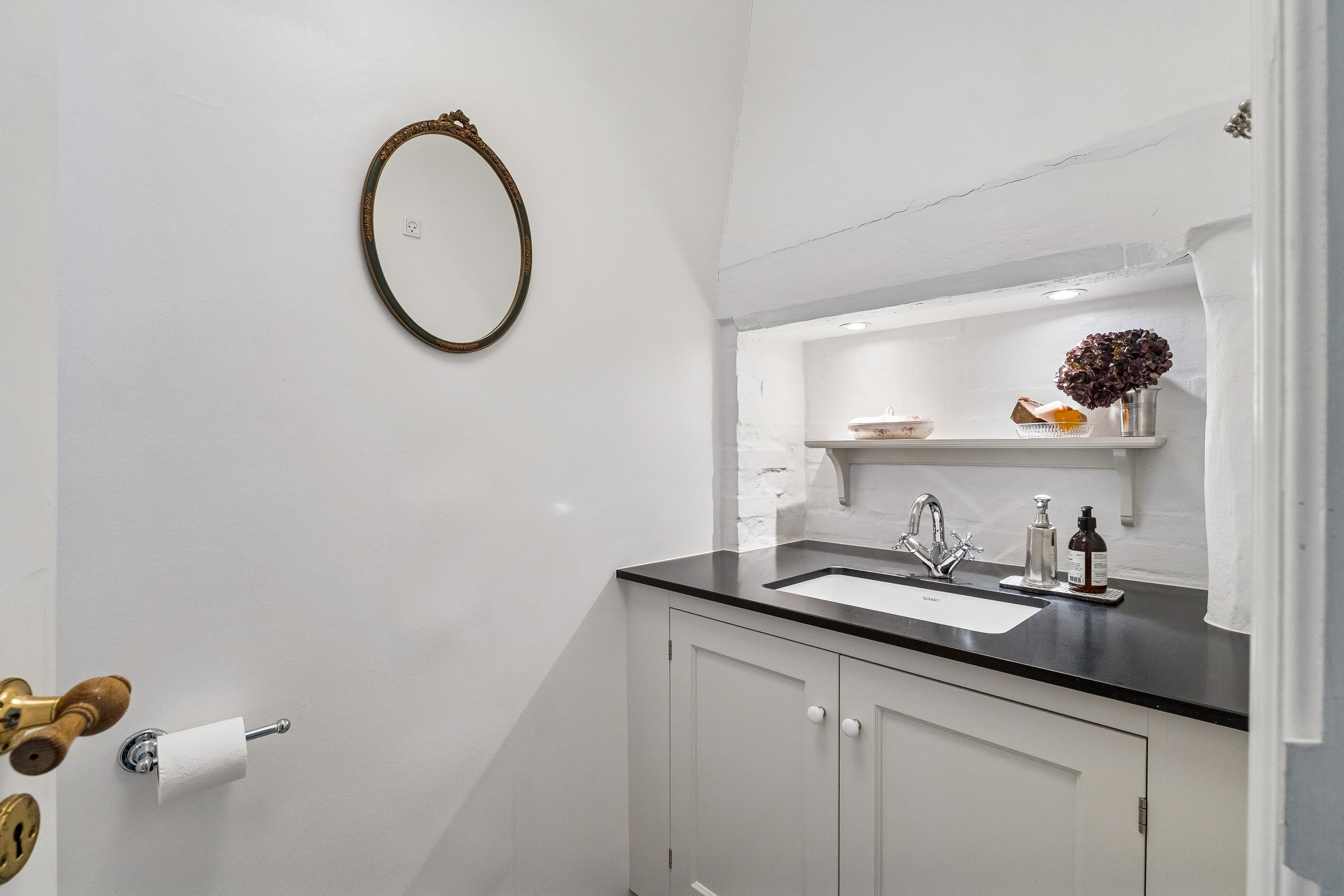 Fremhævet badeværelse billede i fuldskærmstilstand. Billede af Wildersgade 17, 1408 København K