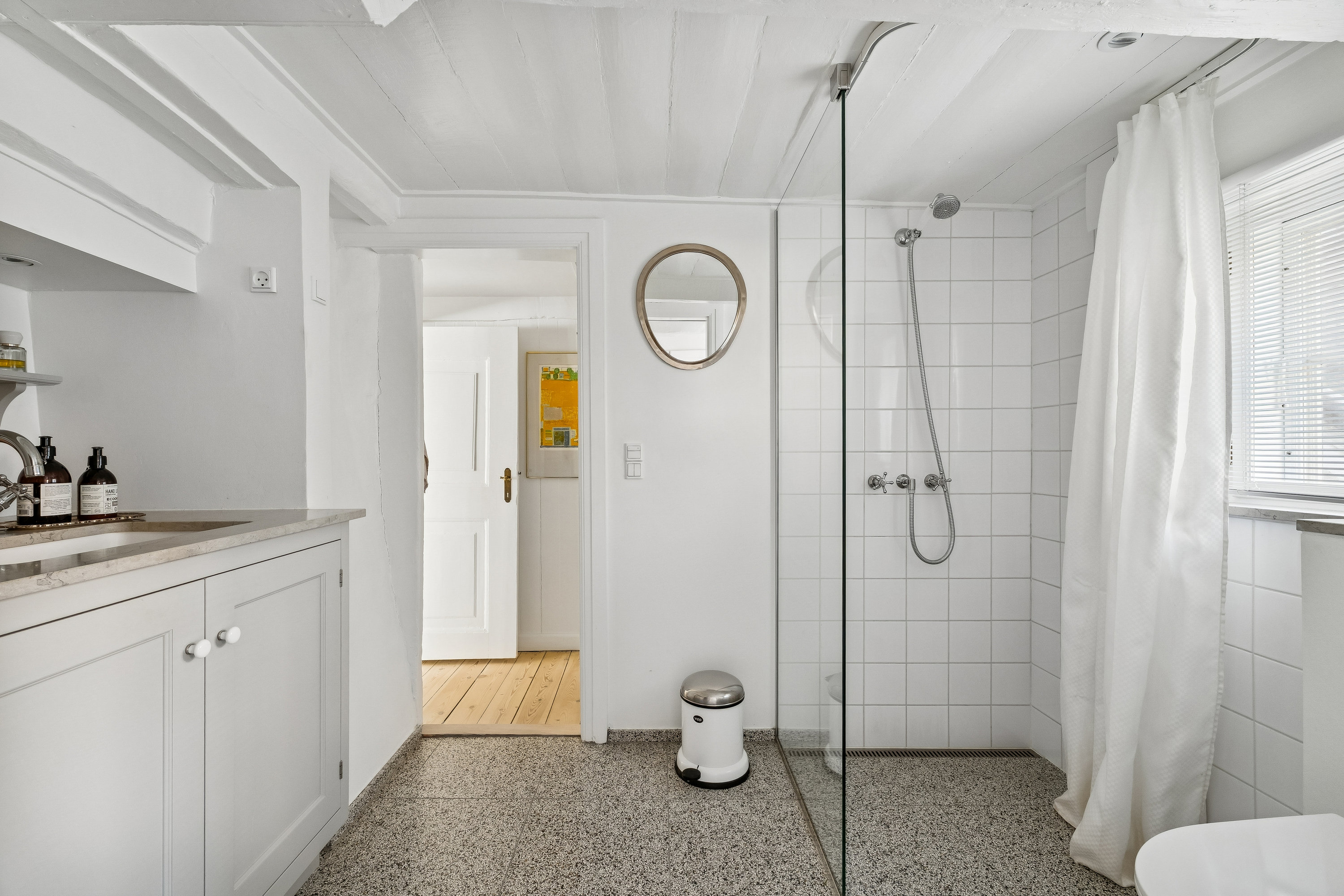 Fremhævet badeværelse billede i fuldskærmstilstand. Billede af Wildersgade 17, 1408 København K