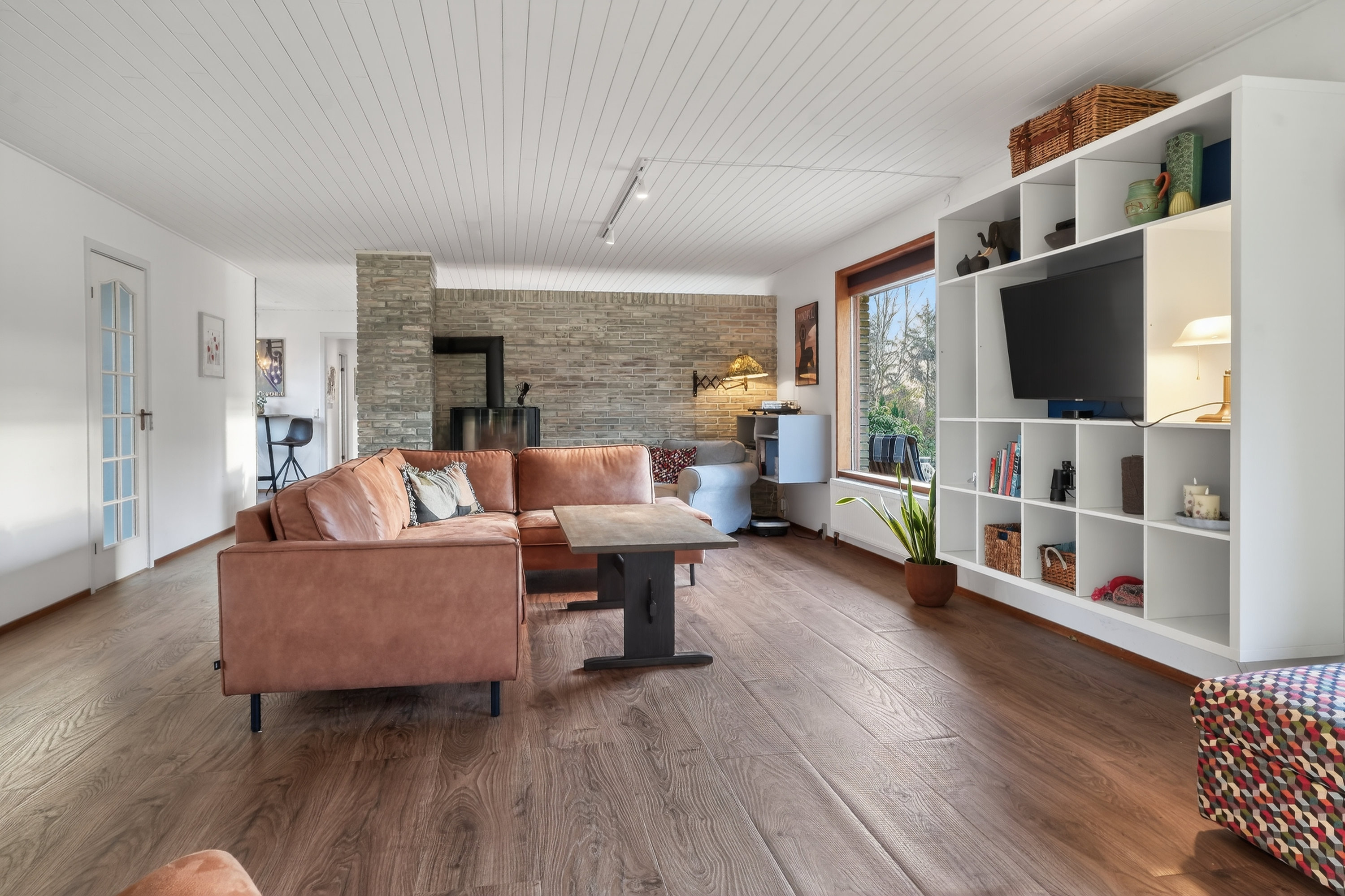 Fremhævet stue billede i fuldskærmstilstand. Billede af Møllebjergvej 26, Ramløse, 3200 Helsinge