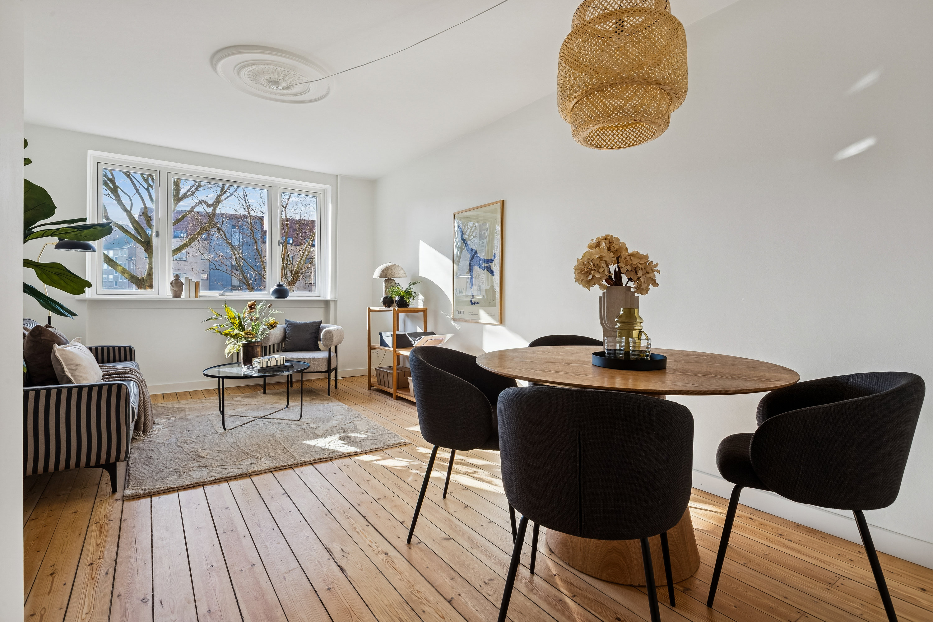 Fremhævet stue billede i fuldskærmstilstand. Billede af Kastrupkrogen 9, st.. tv., 2770 Kastrup