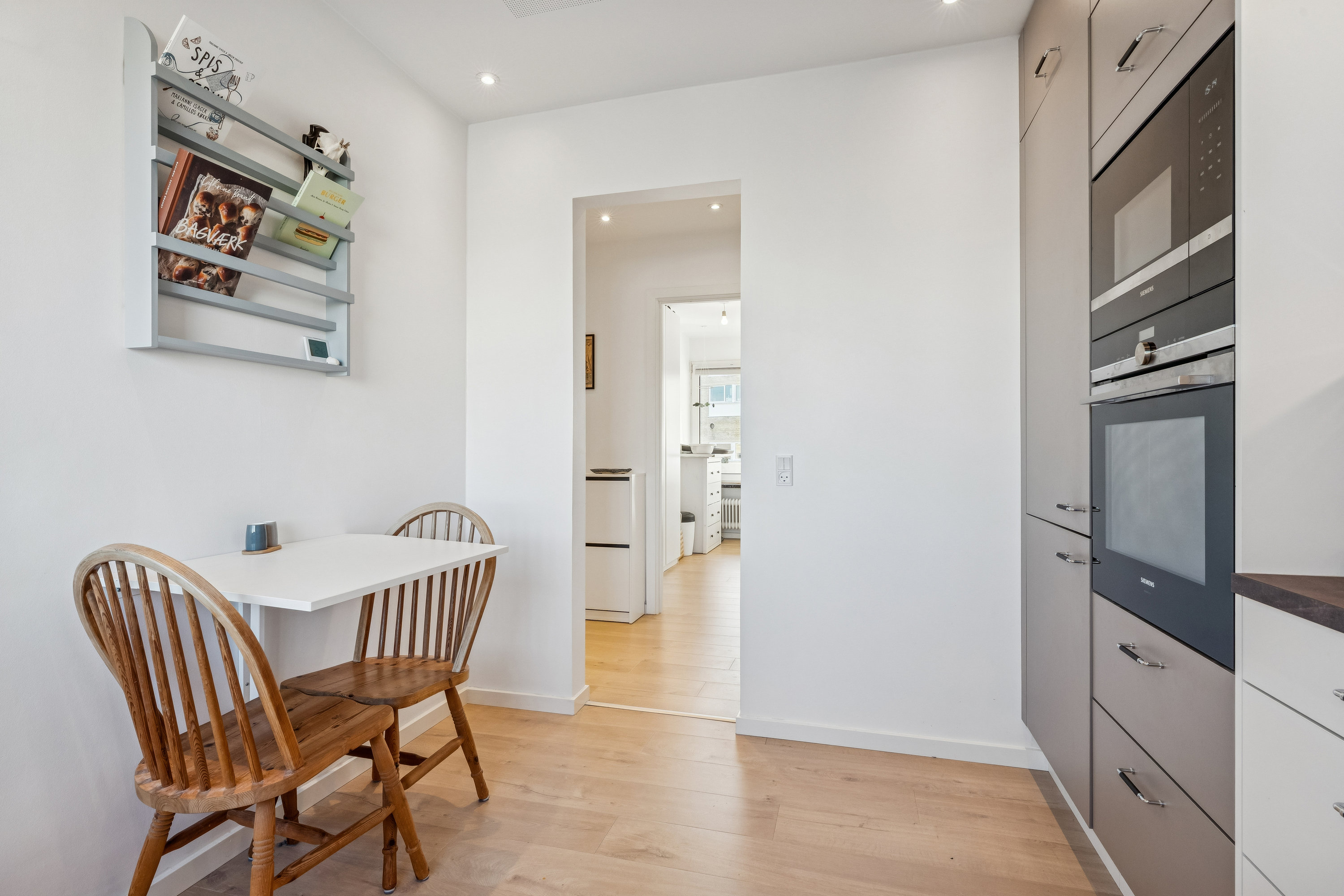 Fremhævet gang billede i fuldskærmstilstand. Billede af Provstejorden 6, 1. th., 9000 Aalborg