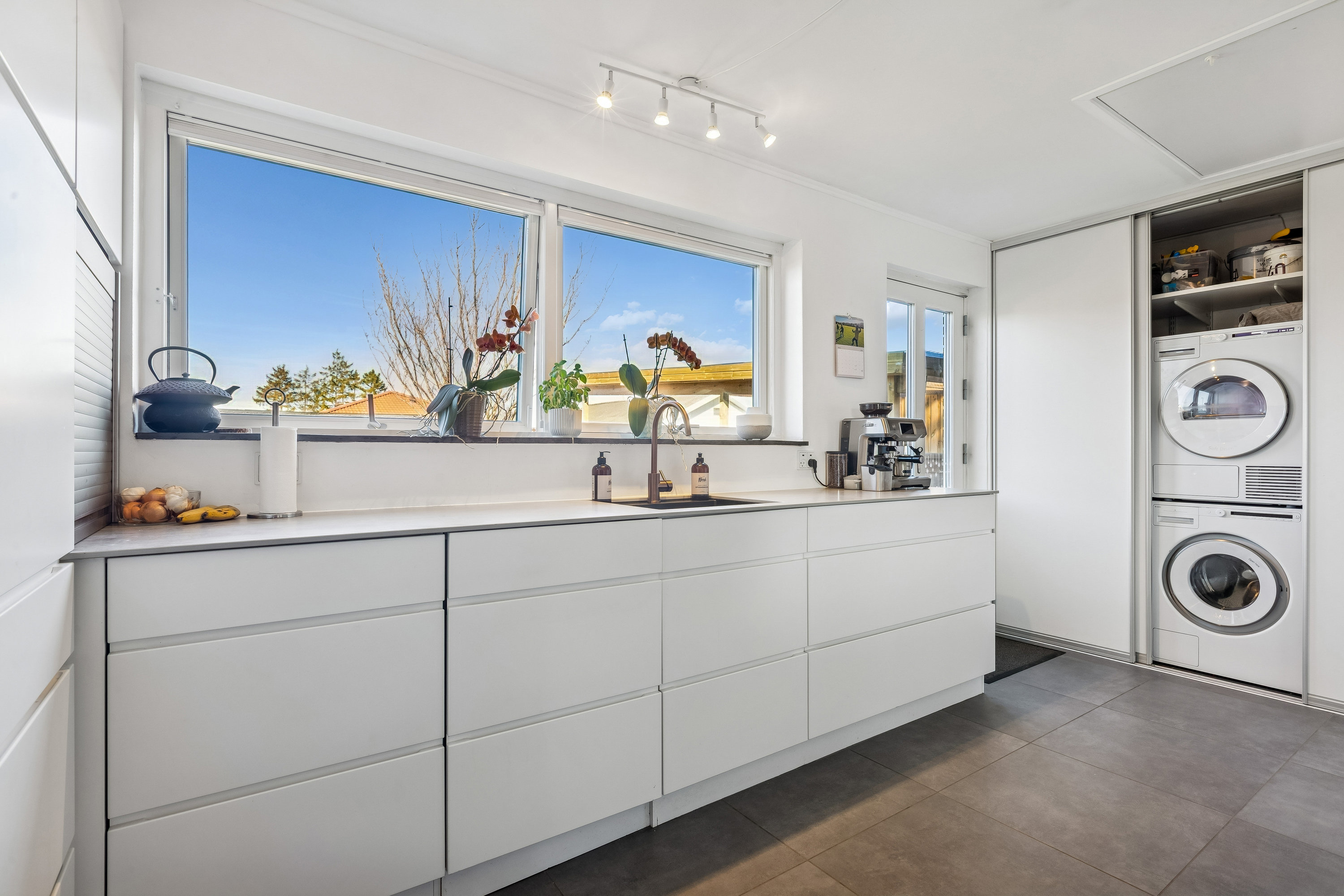 Fremhævet køkken billede i fuldskærmstilstand. Billede af Alkmaar Alle 23, 2791 Dragør