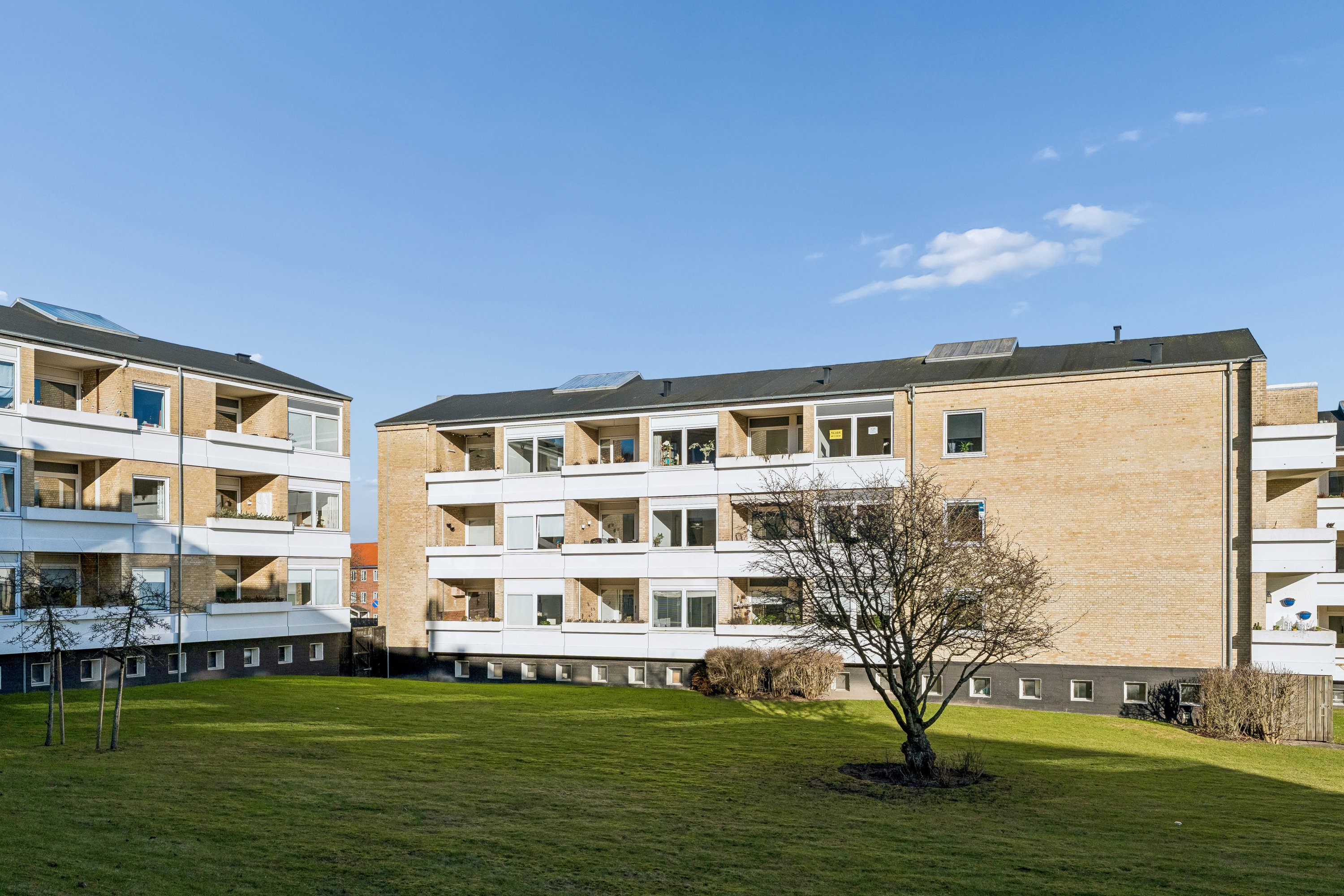 Fremhævet andet billede i fuldskærmstilstand. Billede af Provstejorden 6, 1. th., 9000 Aalborg