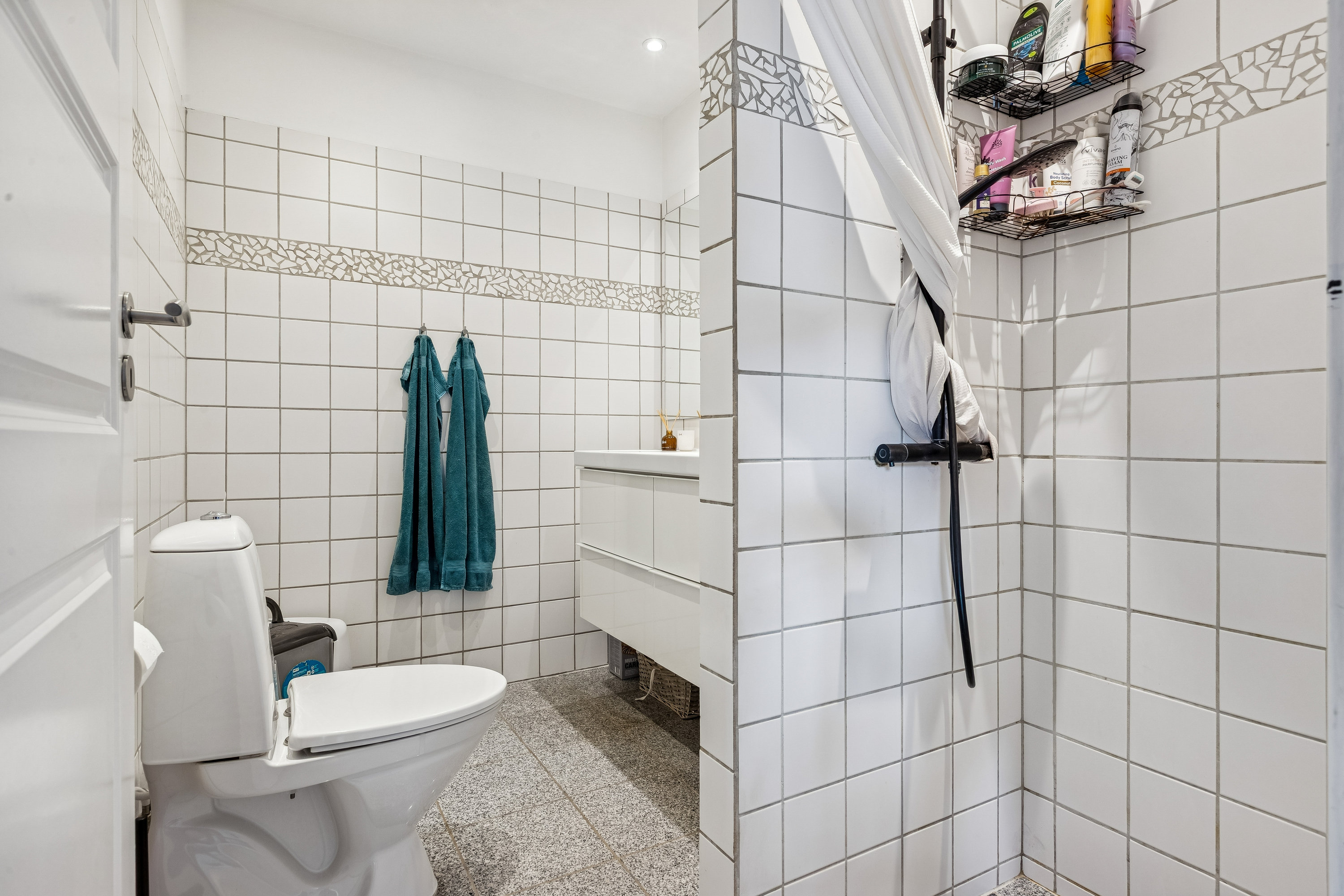 Fremhævet badeværelse billede i fuldskærmstilstand. Billede af Alkmaar Alle 23, 2791 Dragør