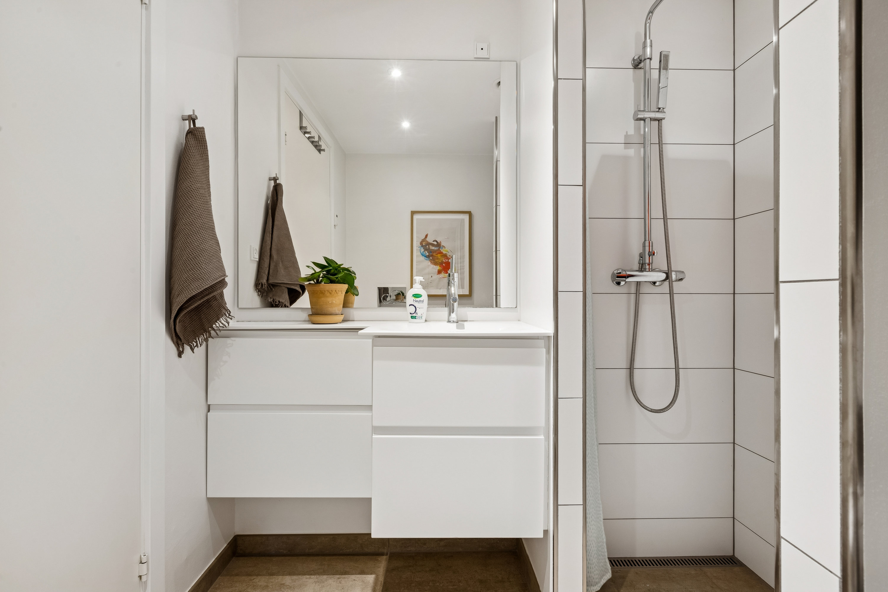 Fremhævet badeværelse billede i fuldskærmstilstand. Billede af Persillevej 46, 2300 København S